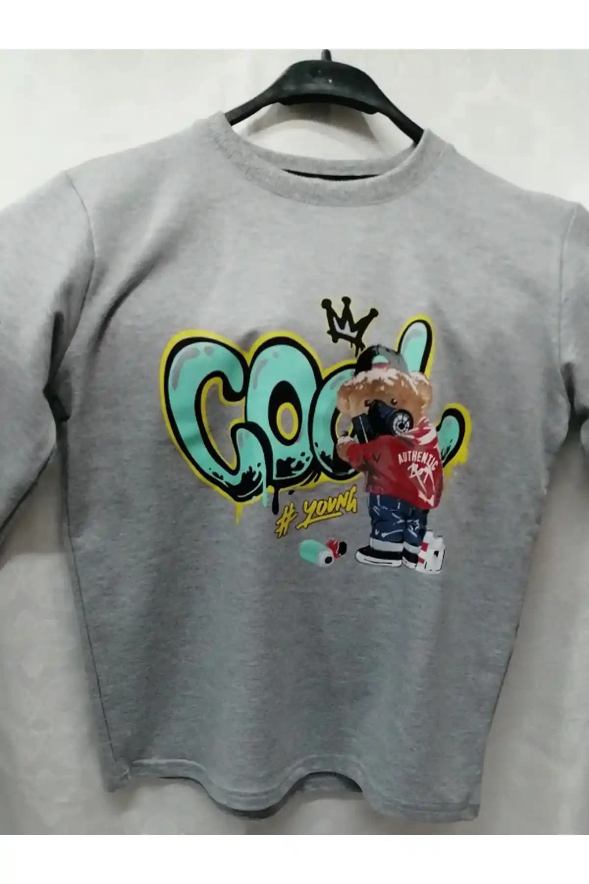 Erkek Çocuklar İçin Şık ve Rahat Sivit Kombinleri Güncel Trendler ve İpuçları