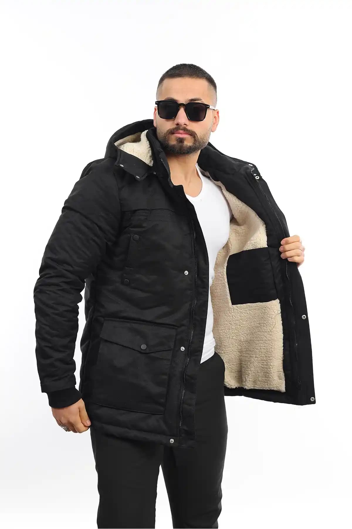 Erkek İçin Kürklü Kabanlar: Kış Aylarında Şıklık ve Sıcaklık Sağlayan Trend Parça