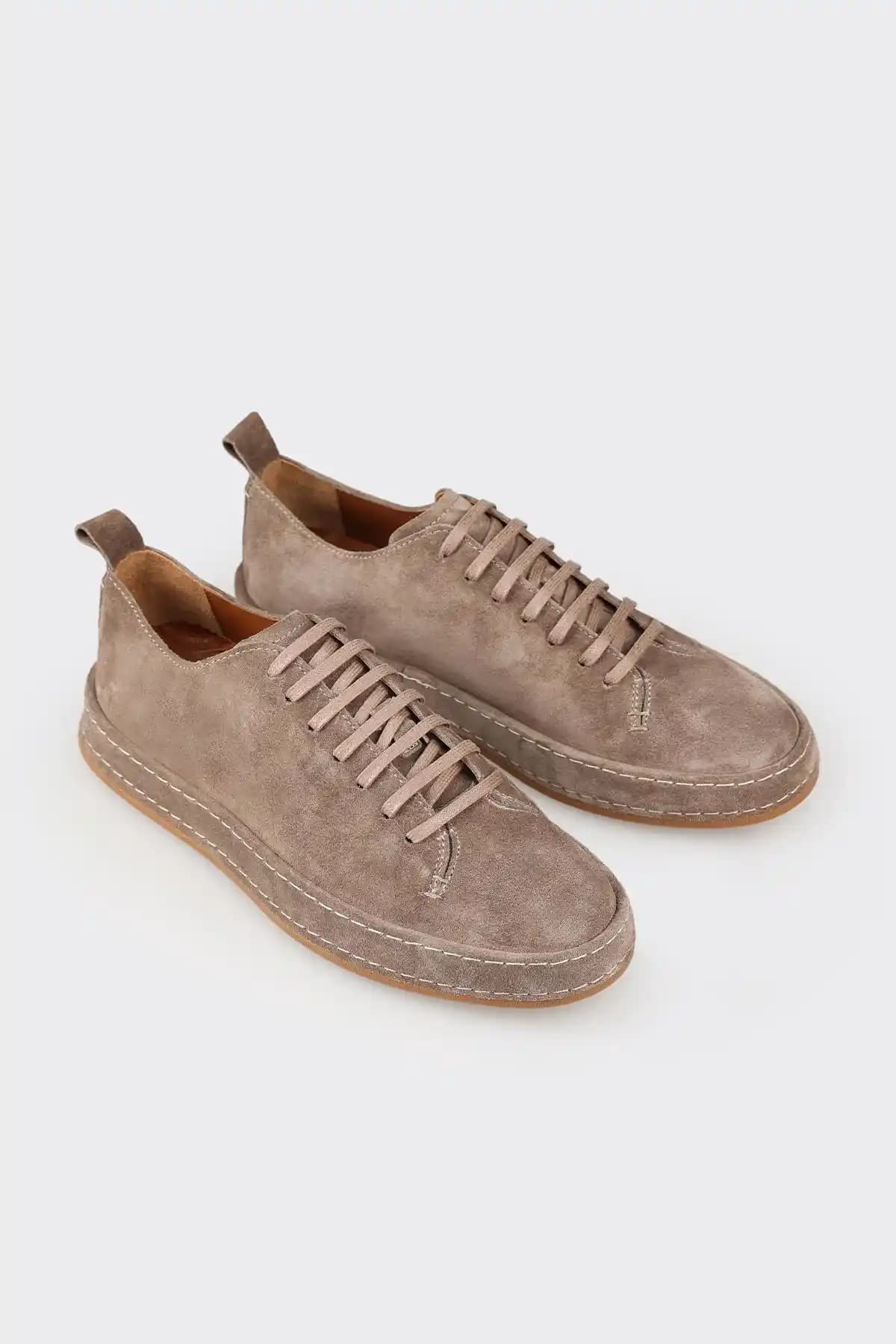 Erkek Vizon Ayakkabılar: Şıklık ve Konfor Sunan Zamansız Deri Ayakkabılar