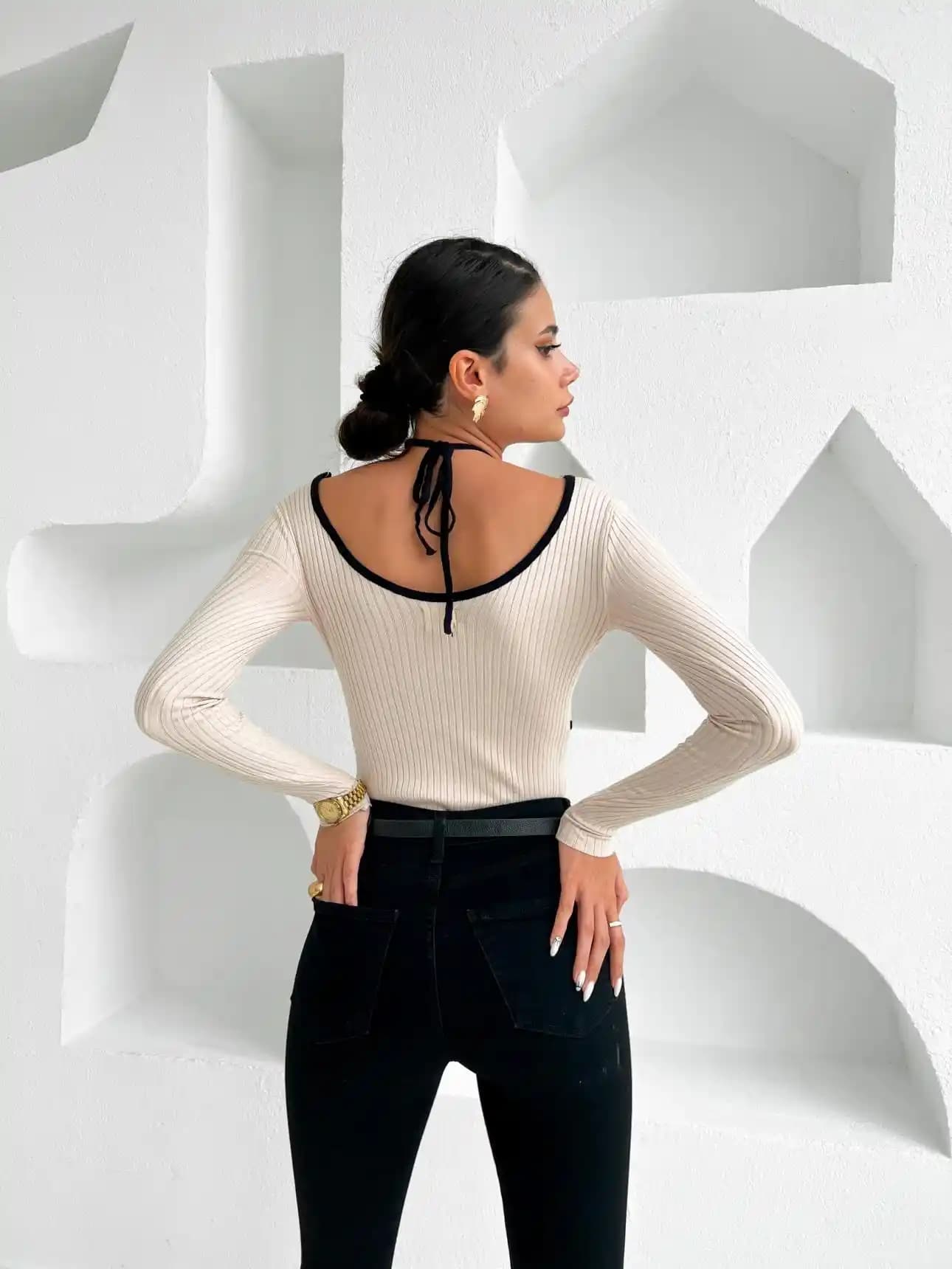 Fitilli Body Nedir ve Neden Günümüz Modasında Popüler Bir Tercihtir