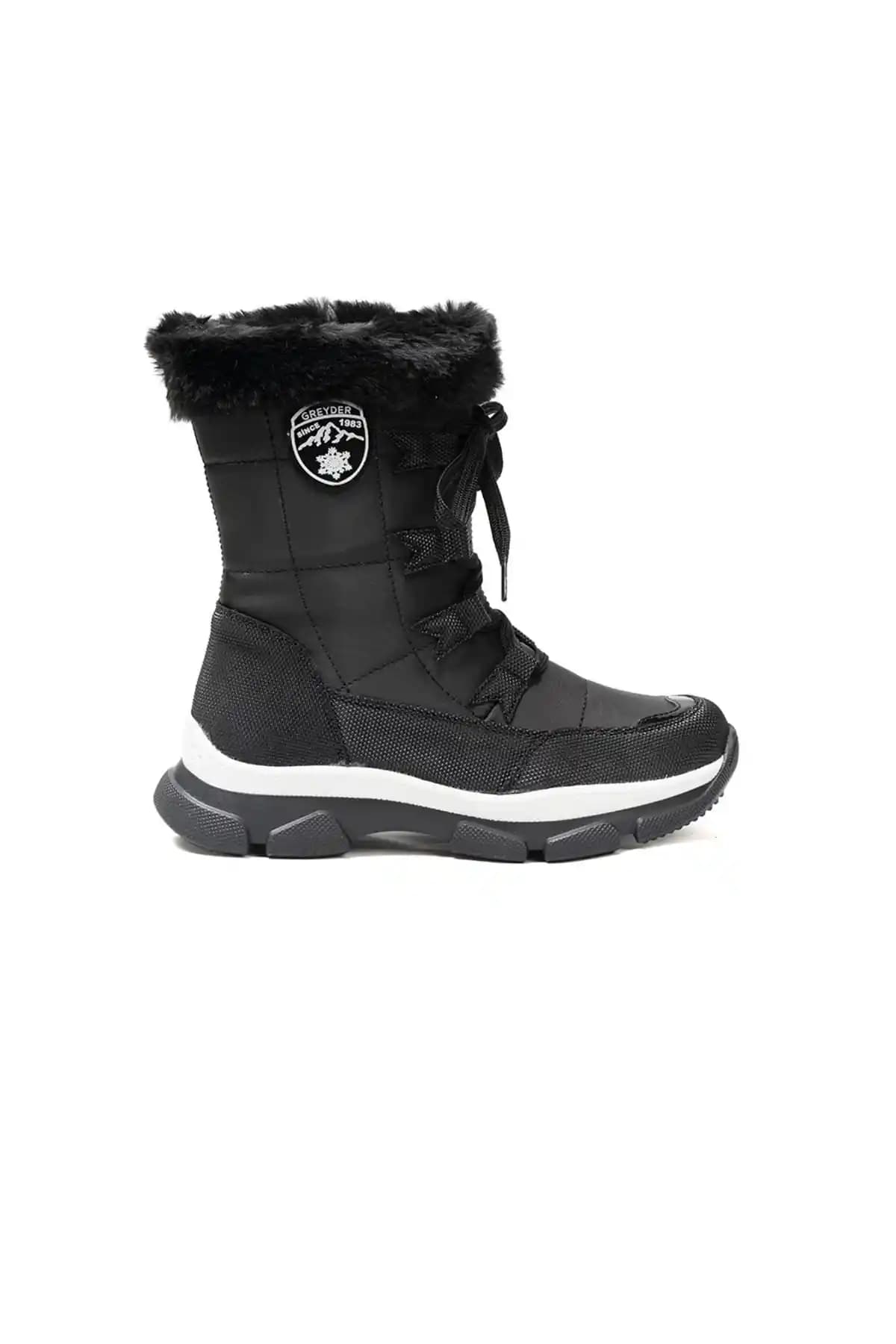 Gri Deri Kar Botları: Kış Aylarında Şıklık ve Konforun Anahtar Seçeneği