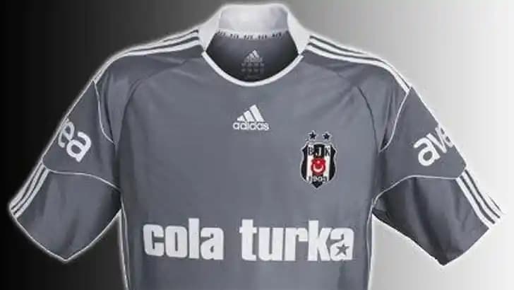 Gri Forma: Çok Yönlü ve Şık Nötr Renk Giyim ve Moda Trendleri