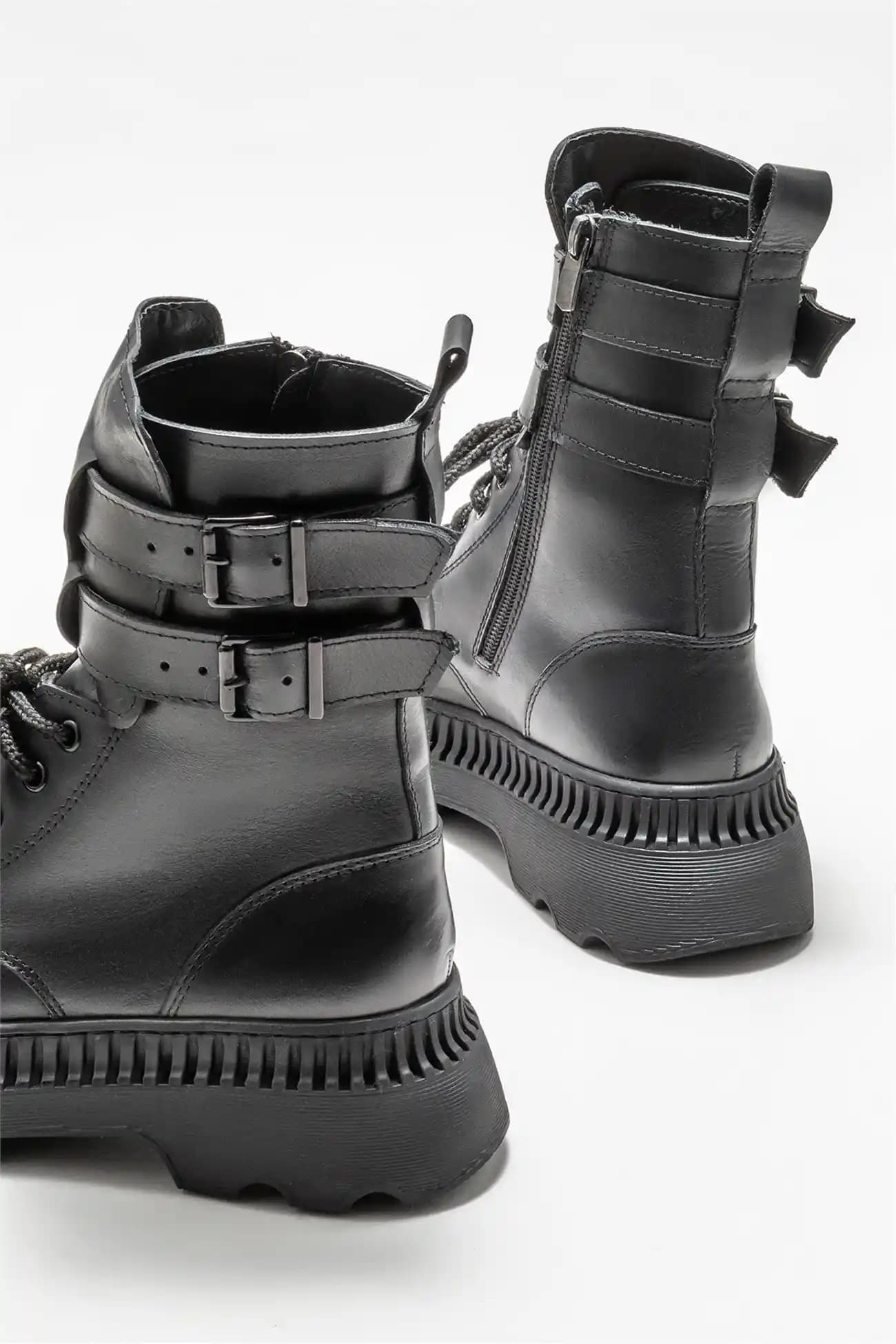 Günlük Botlar Moda Dünyasında Pratiklik ve Şıklığın Buluştuğu Trend