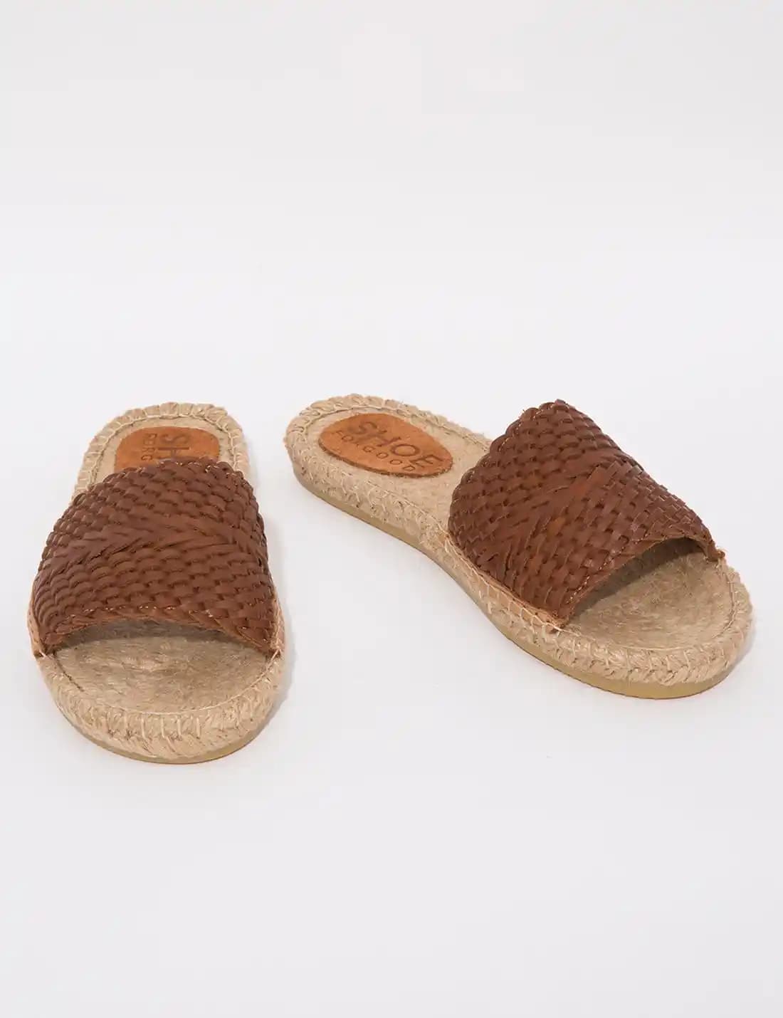 Hasır Erkek Terlik Trendleri ve Yaz Aylarında Şıklık ve Konforun Buluşması