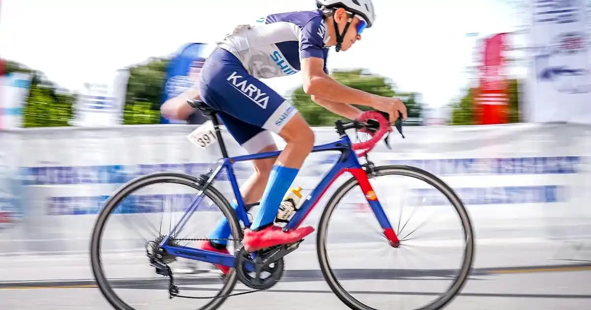 Helly Hansen İçlikleri: Soğuk Havalarda Konfor ve Performansı Artıran Giyim Seçenekleri