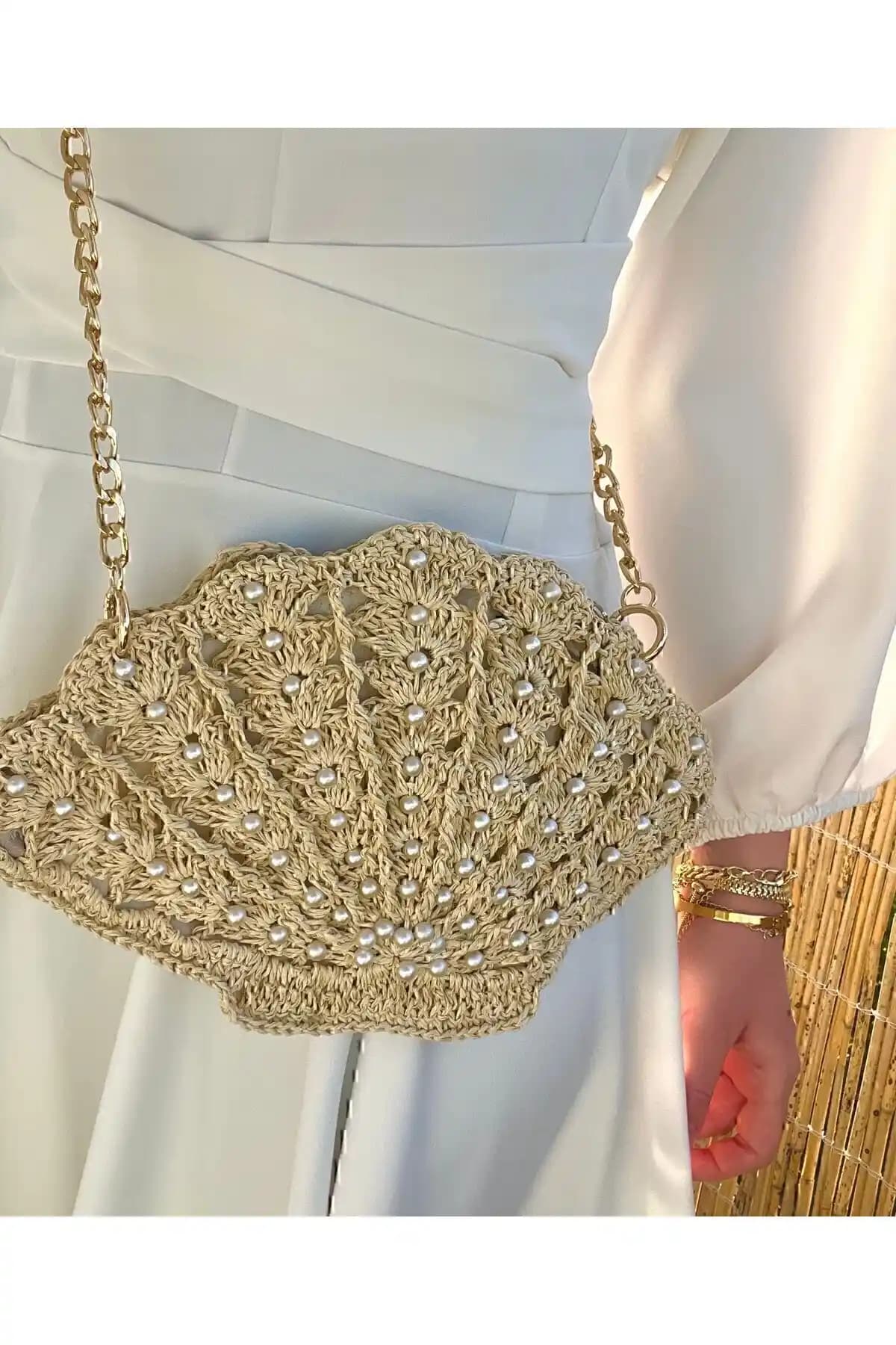 İncili Hasır Çanta: Doğal ve Zarif Tasarımlarla Modern Moda Trendleri