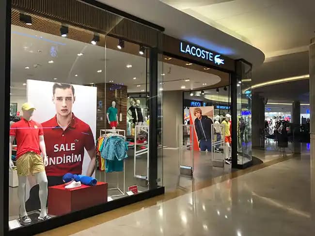 İstanbul'da Lacoste Mağazaları ve Moda Seçenekleri Hakkında Kapsamlı Bilgi