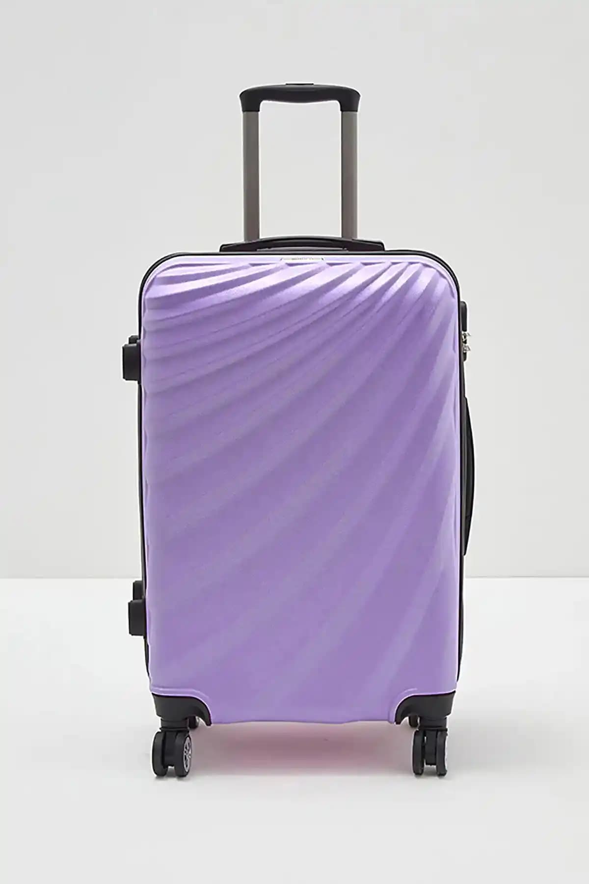 Kabin Bavulu Trendleri ve Günlük Giyim ile Aksesuar Uyumları Hakkında Detaylı Bilgi