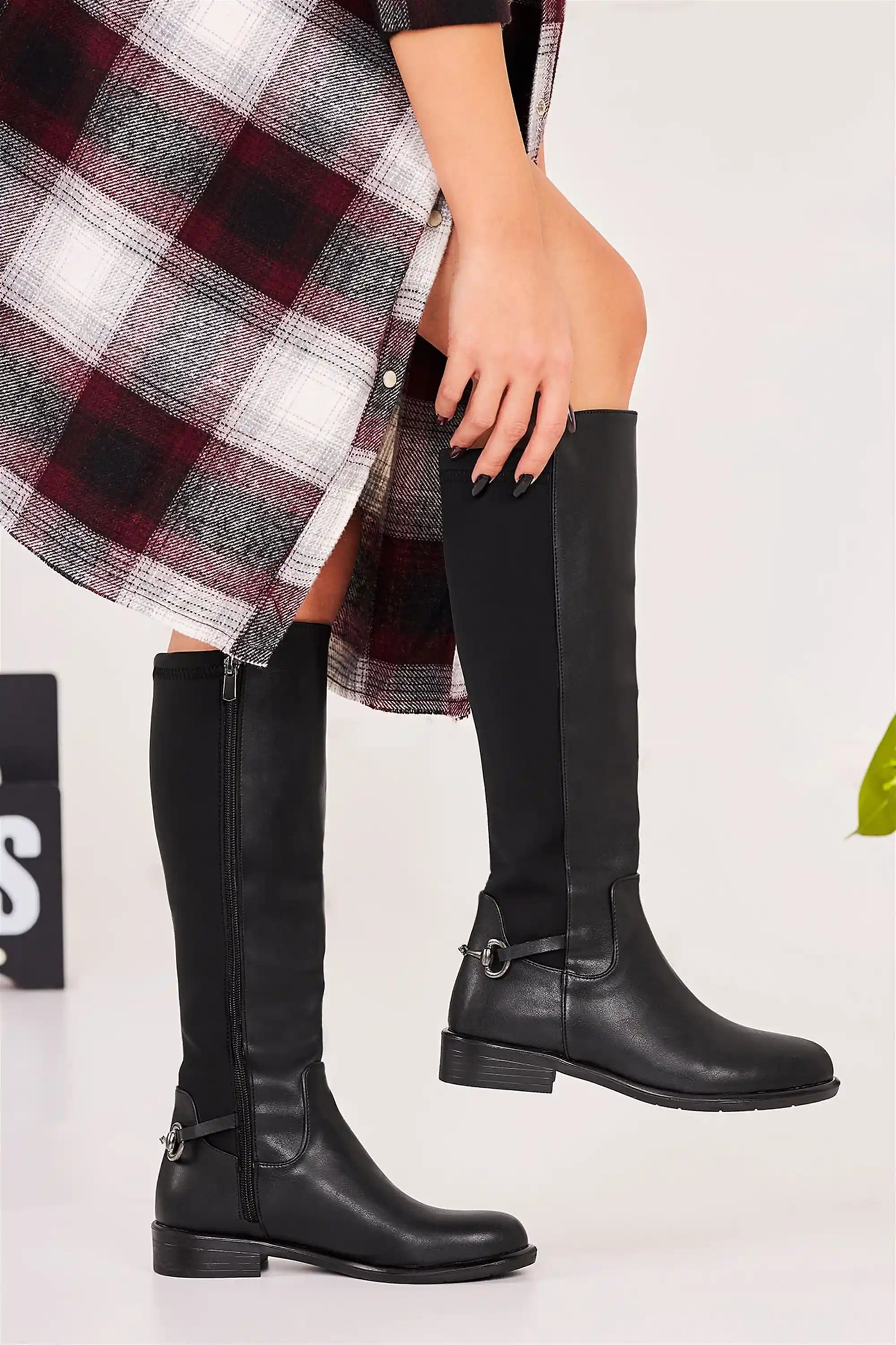 Kadın Düz Taban Çizme Modelleri ve Stil İpuçları Günlük ve İş Hayatında Kullanım