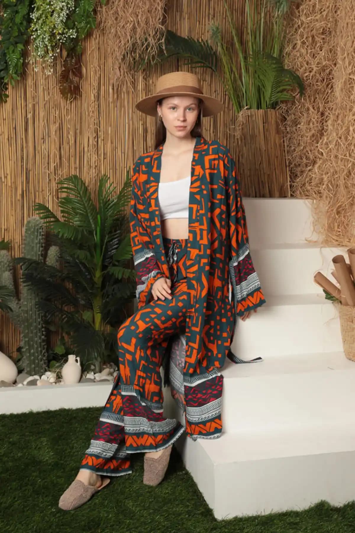 Kadın Kimono Takımları: Günümüzde Moda ve Konforun Buluştuğu Şık Seçenekler