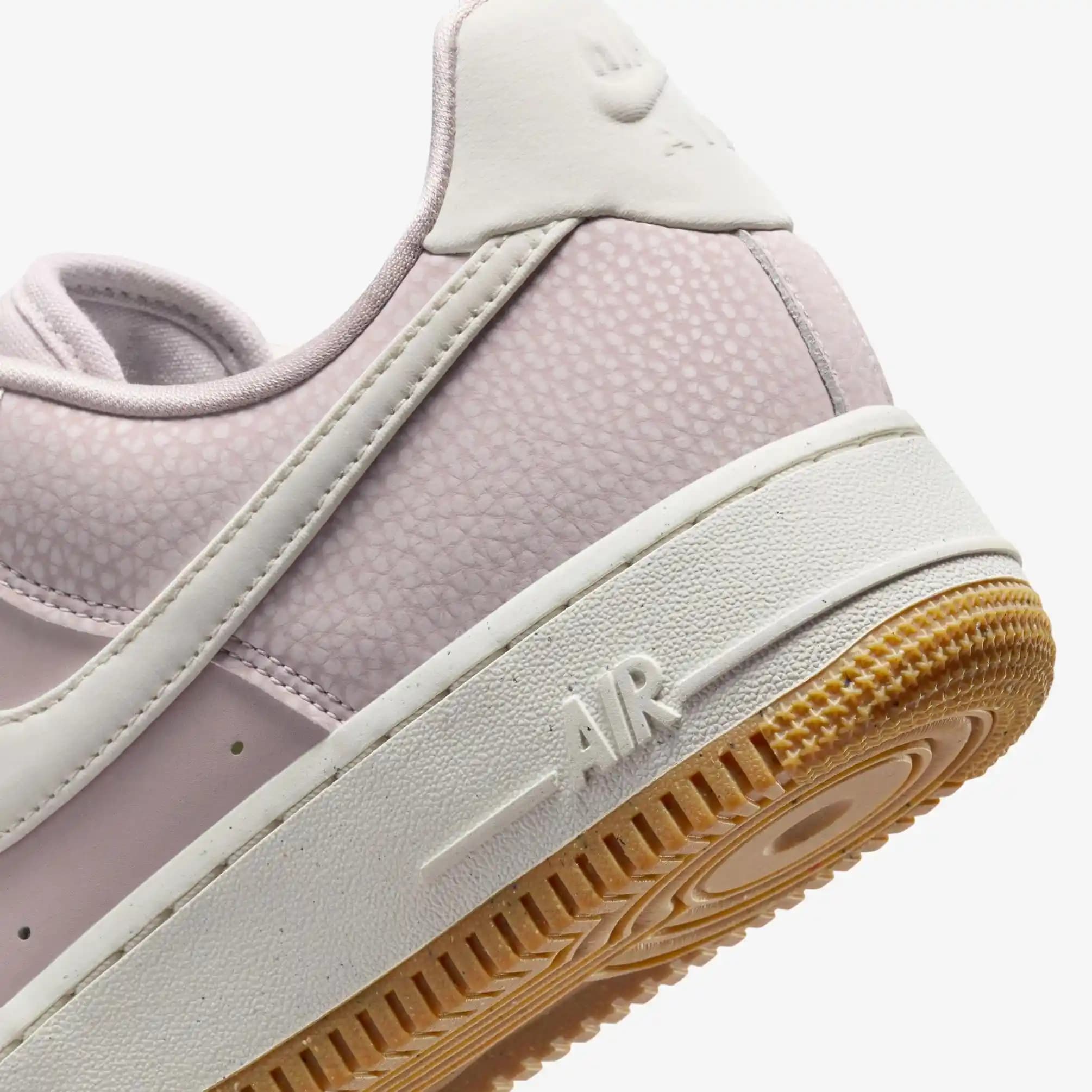 Kadın Pembe Nike Air Force Modelleri: Şıklık ve Konforun Modern Buluşması