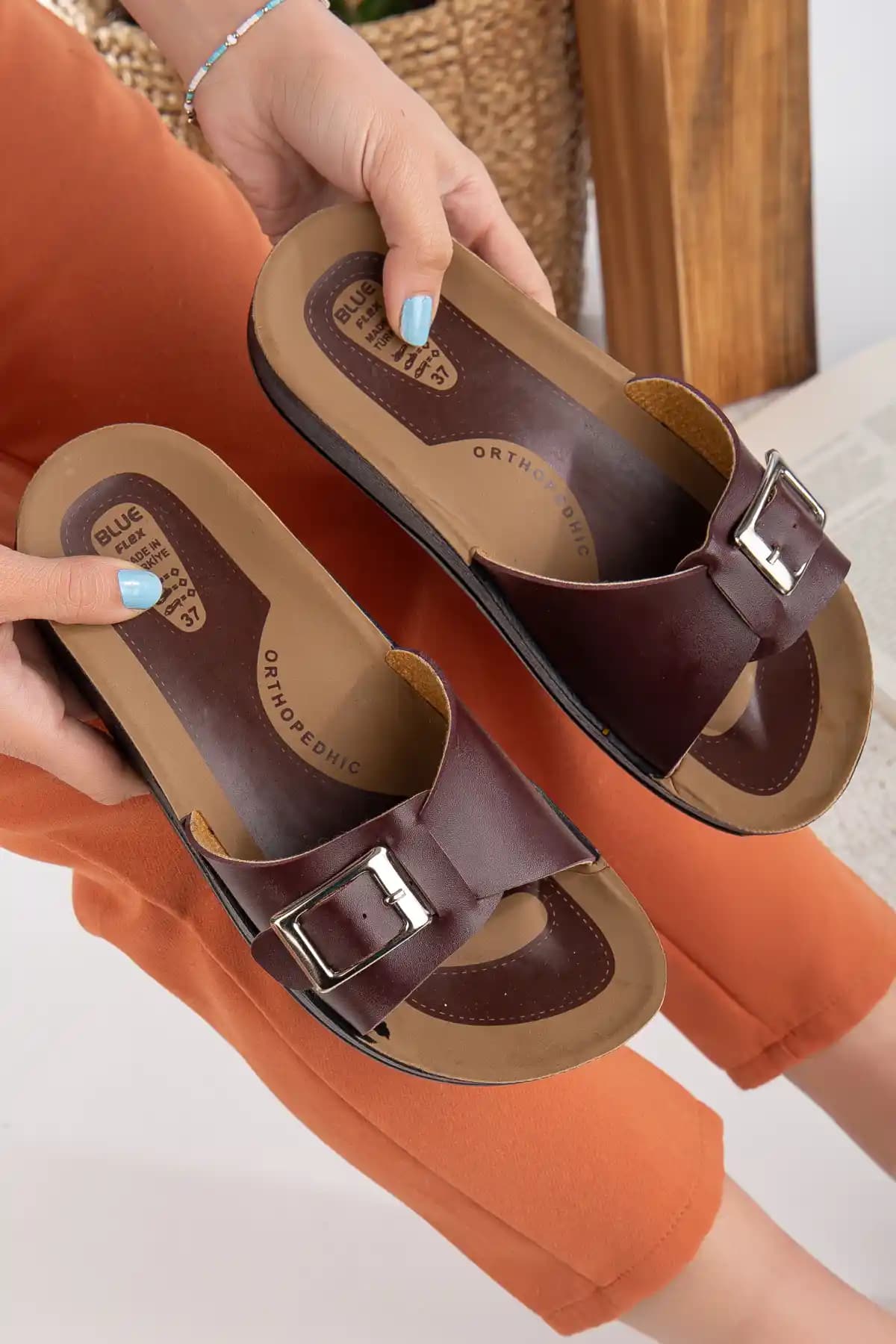 Kadın Sokak Terliği Modası ve Seçiminde Dikkat Edilmesi Gerekenler