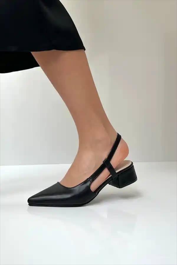 Kadın Topuklu Babetler: Şıklık ve Konforu Bir Arada Sunan Ayakkabı Seçenekleri