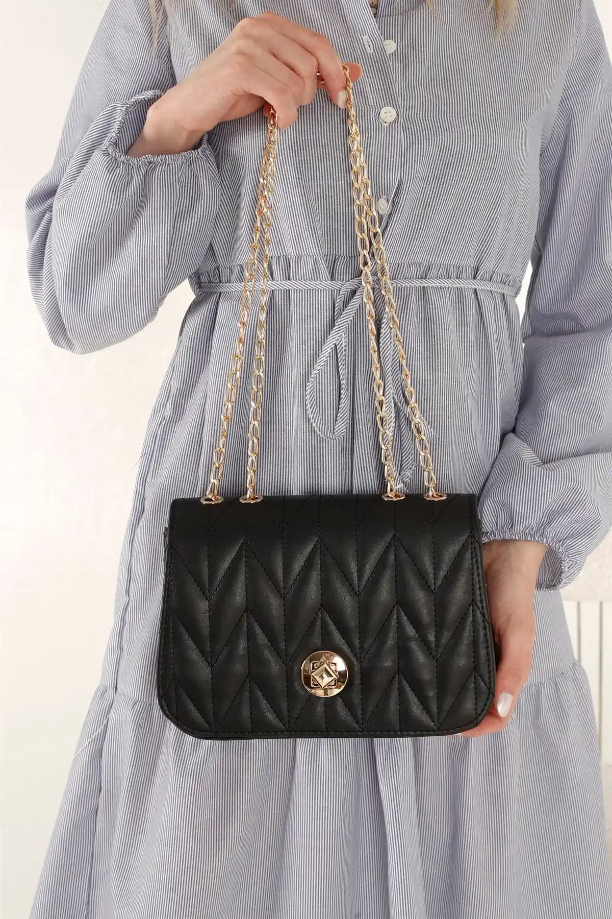 Kadın Zincirli Çantalar Moda ve Fonksiyonelliğin Modern Buluşması