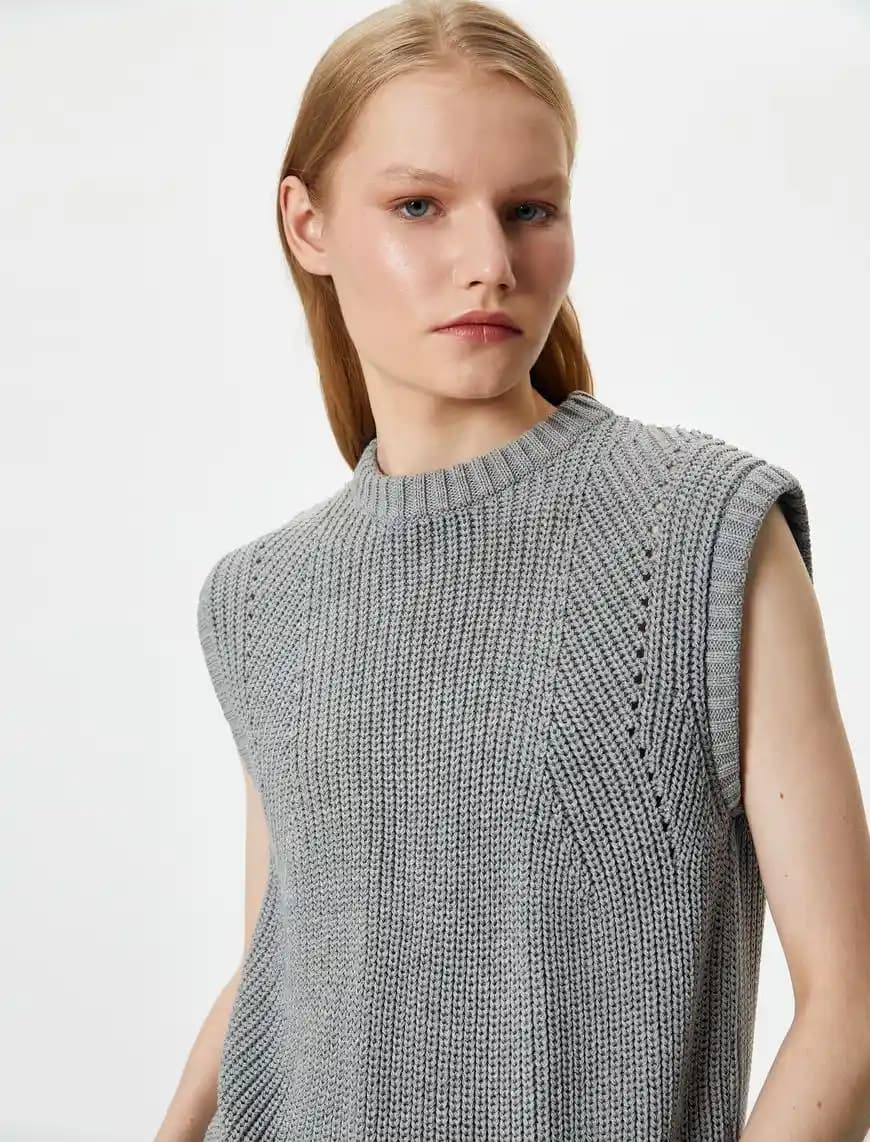 Kadınlar İçin Kolsuz Süveterler Moda ve Konforun Şık Buluşması