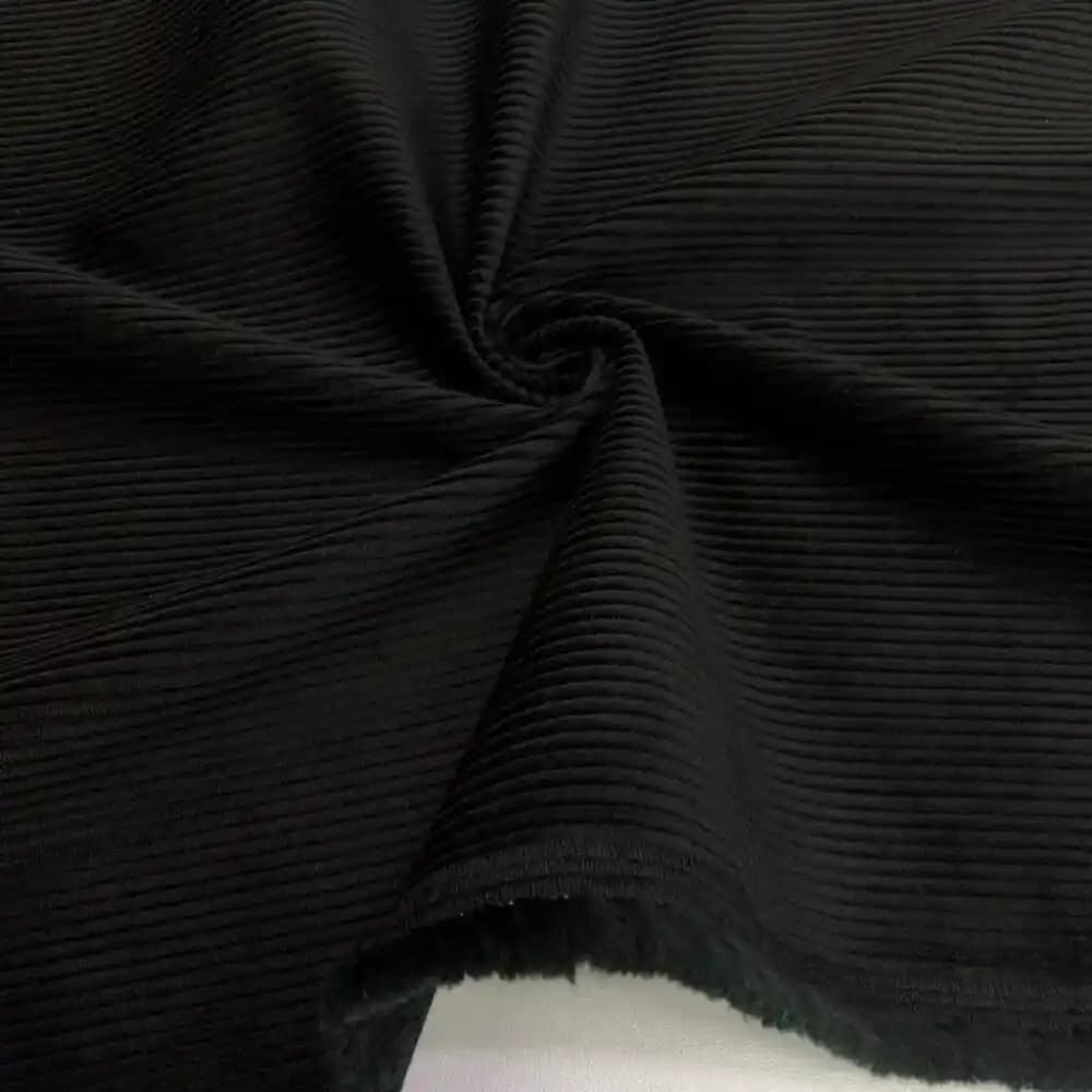 Kalın Fitilli Kadife Kumaşın Özellikleri, Kullanım Alanları ve Moda Trendleri