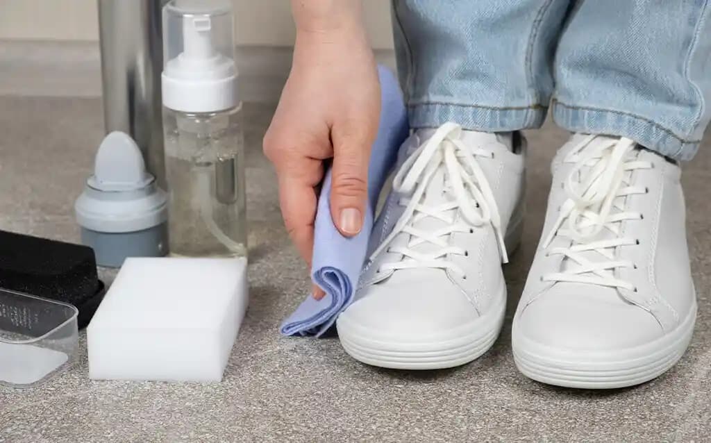 Karbonatla Beyaz Ayakkabı Temizliği: Doğal ve Etkili Yöntemlerle Parlaklık Sağlama