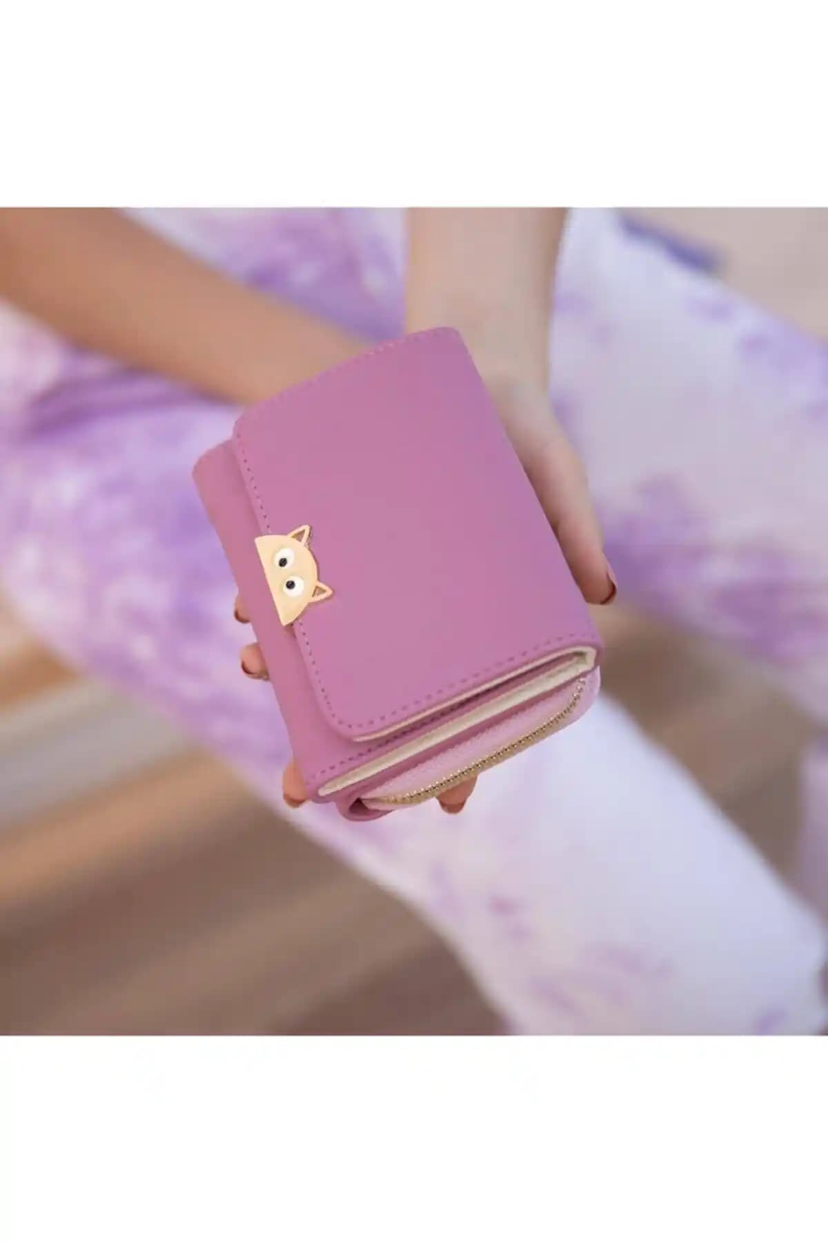 Kedili Cüzdanlar Modada Sevimlilik ve Şıklığın Mükemmel Buluşması