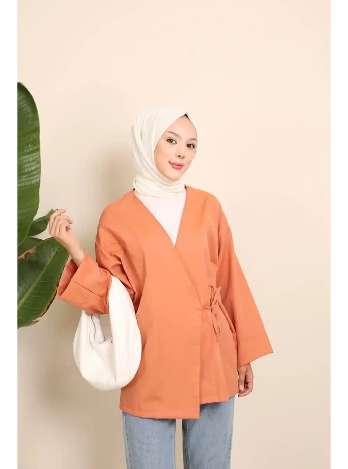 Kimono Tunik Modasında Güncel Trendler ve Kombin Önerileri