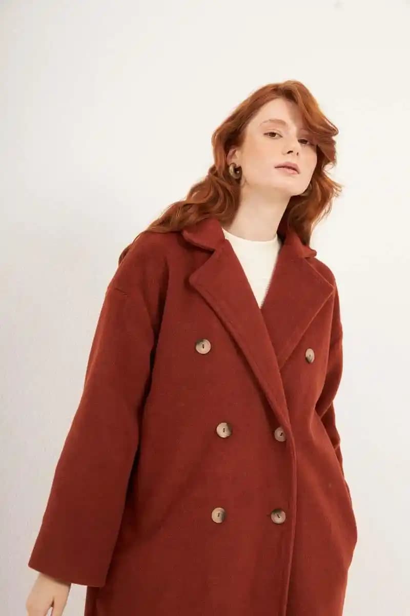 Kiremit Kaban Modası ve Stil İpuçları: Kış ve Sonbahar İçin Şık Seçenekler