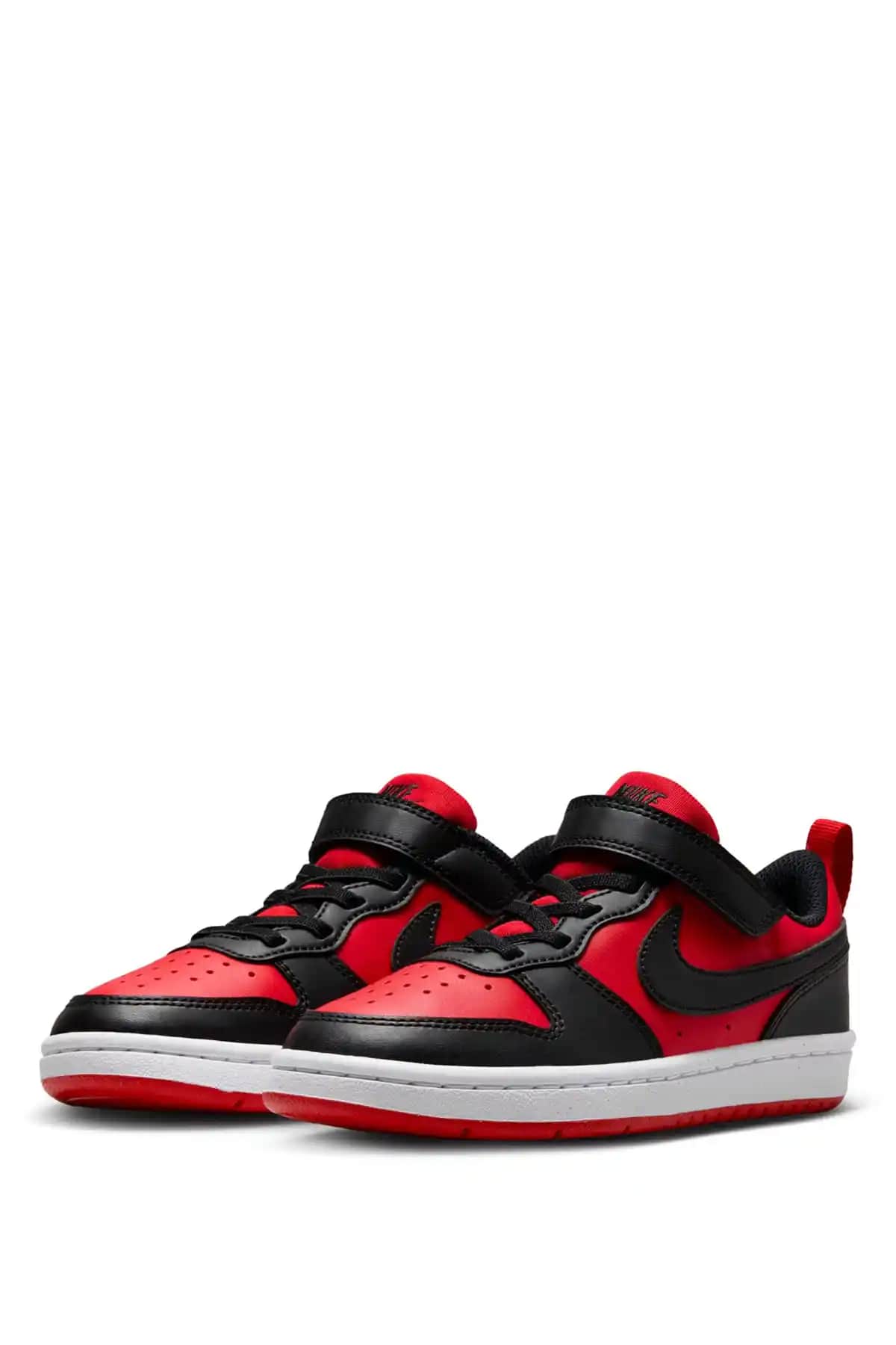 Kırmızı Nike Ayakkabılar: Şıklık ve Performansı Bir Arada Sunan Tasarımlar