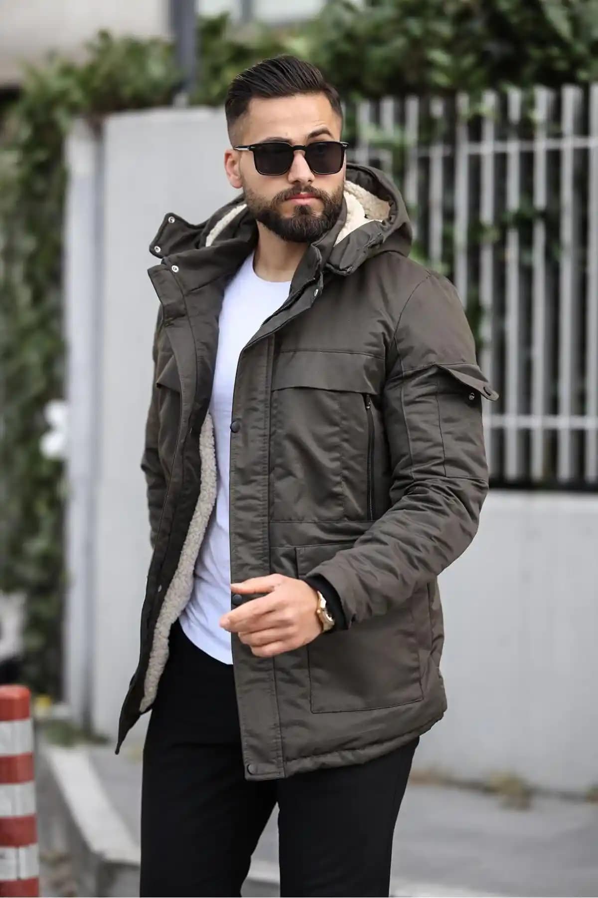 Kişlik Kaban Nedir ve Kış Aylarında Şıklık ve İşlevsellik Sağlayan En İyi Seçenekler