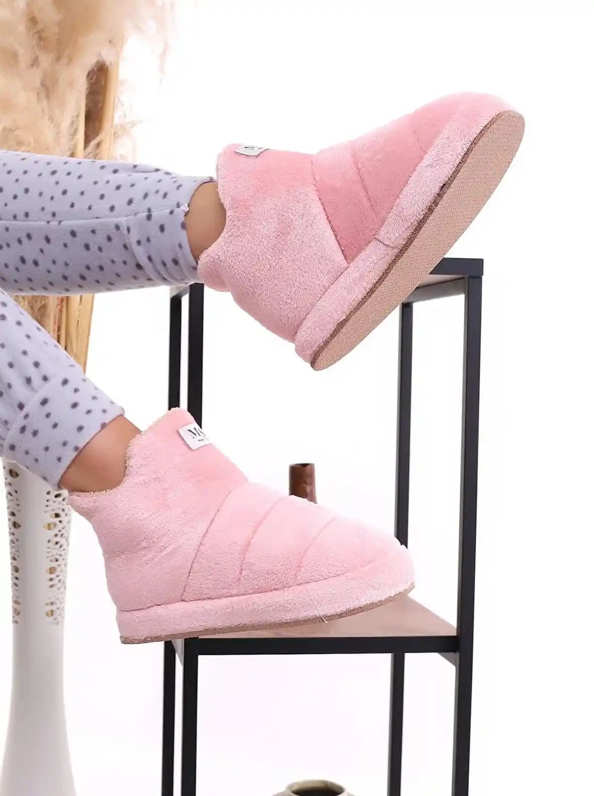 Kışlık Panduf Seçerken Dikkat Edilmesi Gerekenler ve Trendler 2024