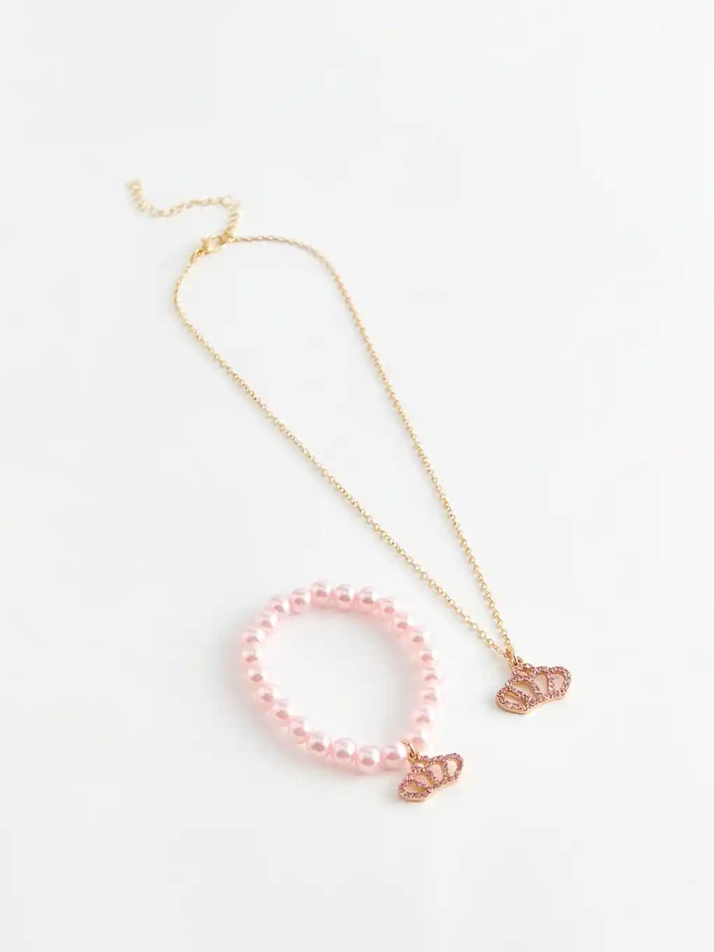 Kız Çocuk Takı Setleri: Renkli ve Güvenli Aksesuarlarla Çocukların Hayallerini Gerçeğe Dönüştürün