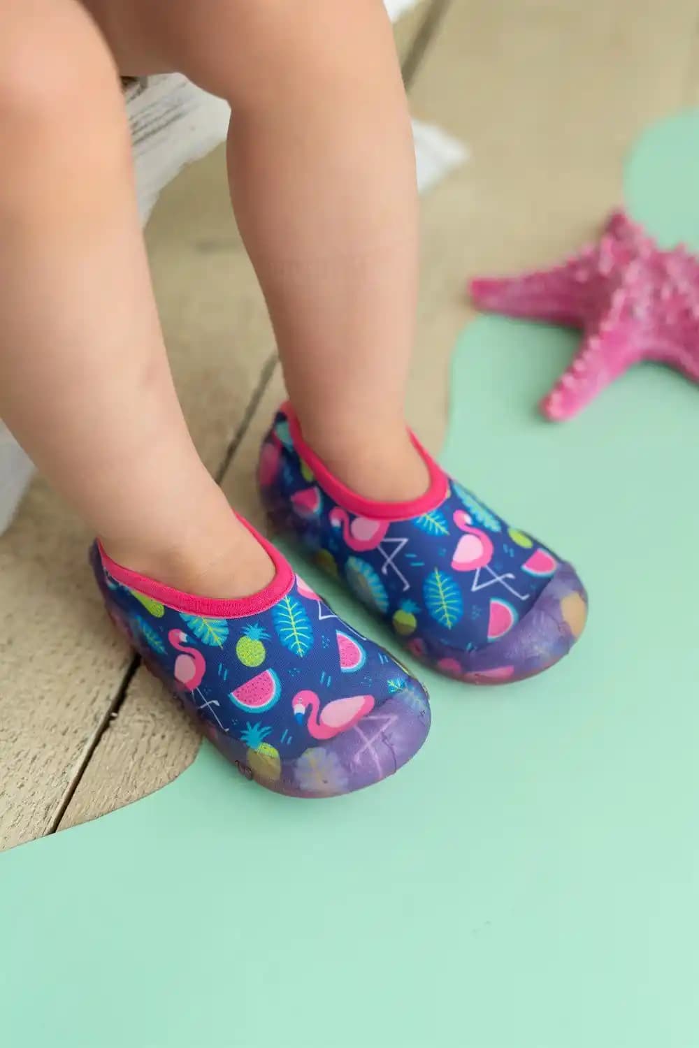 Kız Çocuklar İçin Yazlık Deniz Ayakkabısı Seçenekleri ve Trendler