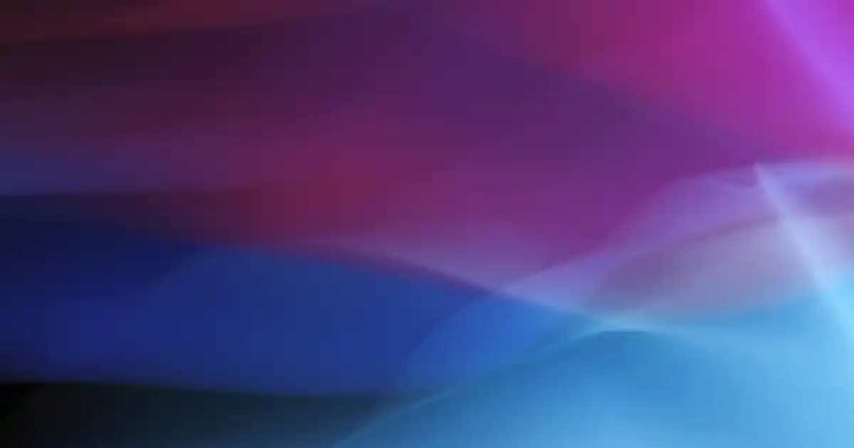 Krem Rengi Çantalar: Şıklık ve Fonksiyonelliğin Modern Yansıması