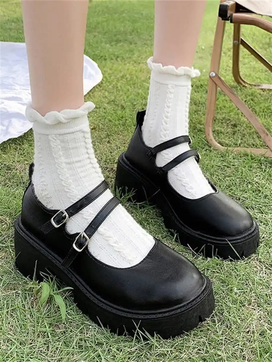 Lolita Ayakkabıları: Zarif ve Vintage Tarzıyla Giyim ve Aksesuarların Tamamlayıcısı