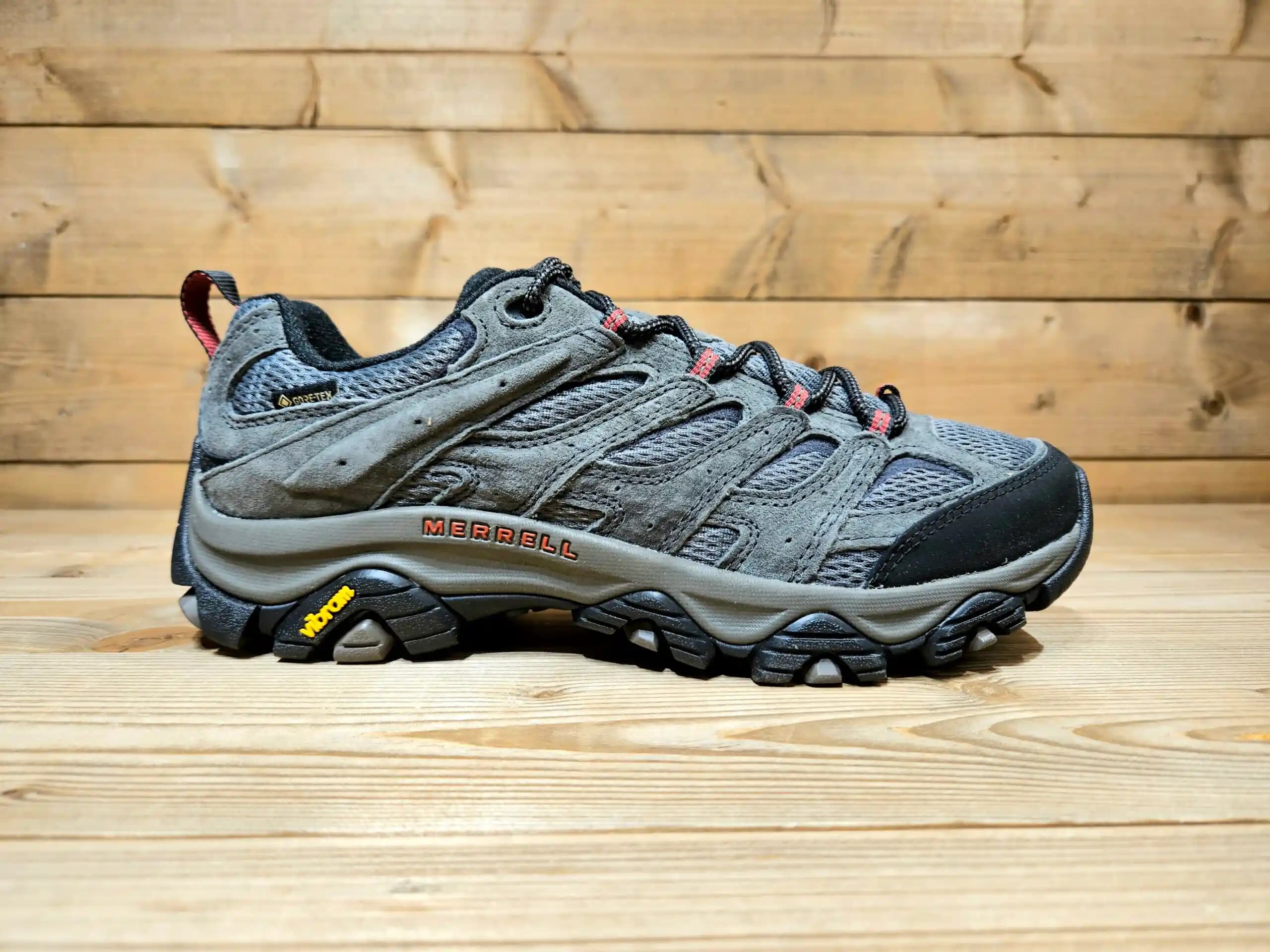 Merrell Moab Outdoor Ayakkabıları Doğa Yürüyüşleri ve Sporlar İçin Uygun Çözüm