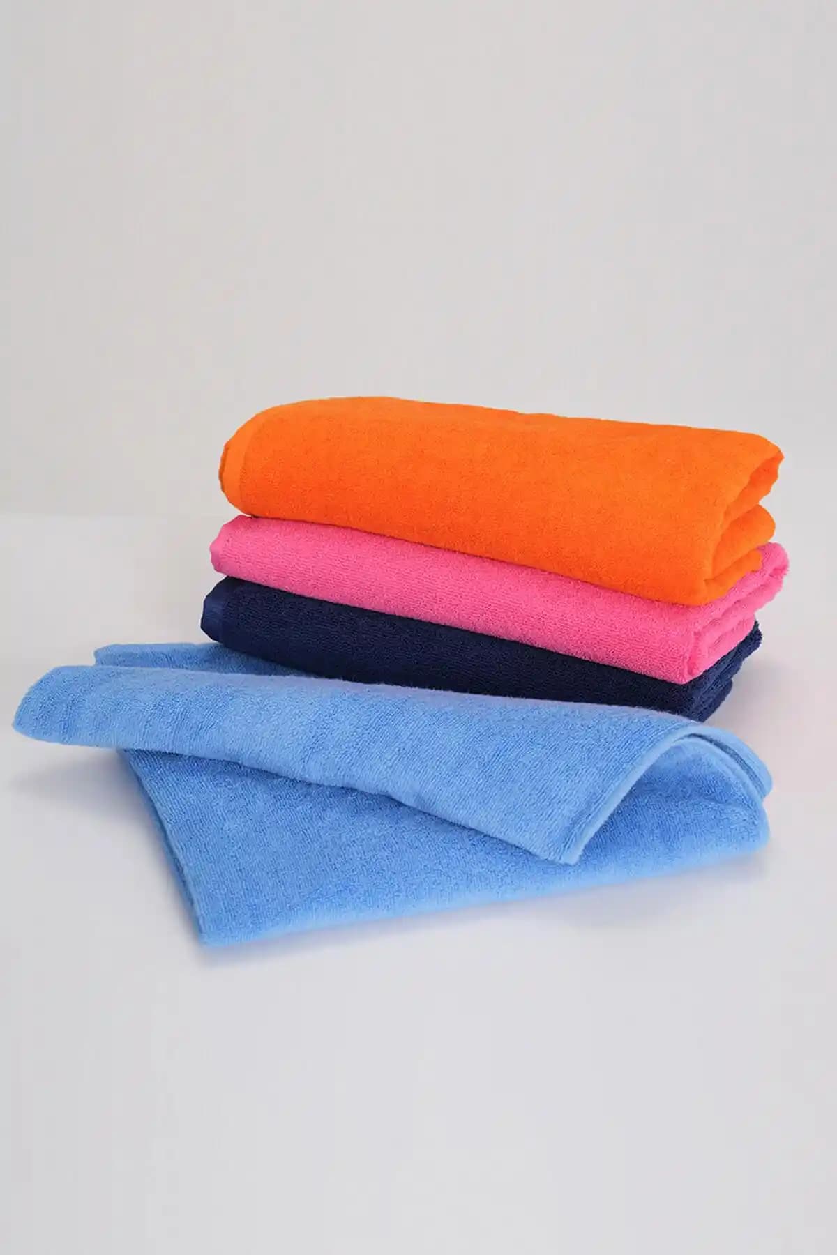 Mikrofiber Plaj Havlusu Nedir ve Yaz Tatilinizde Neden Tercih Edilmelidir