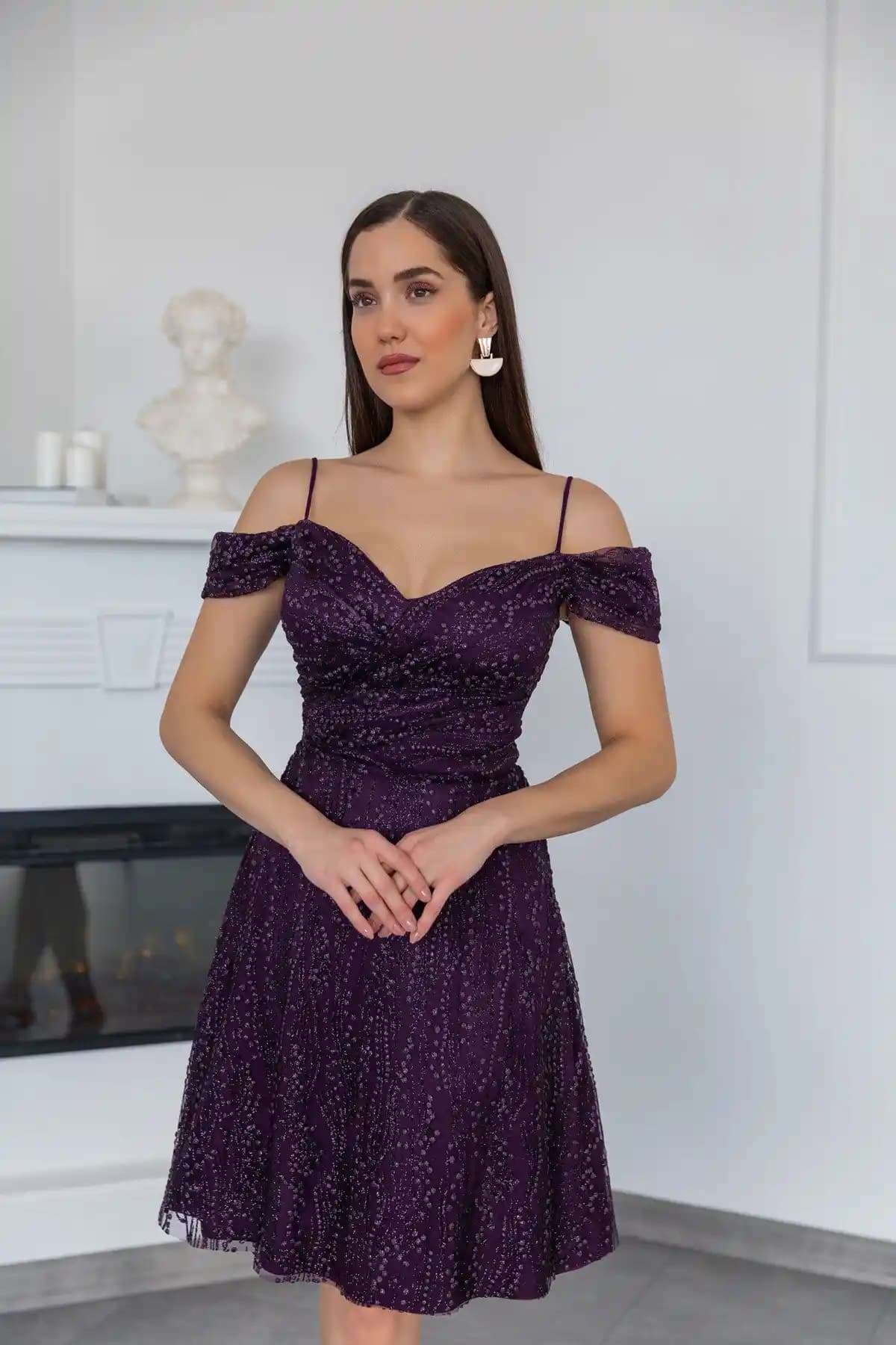 Mini Abiye Modası 2024: Şıklık ve Zarafetin En Güzel Yansıması