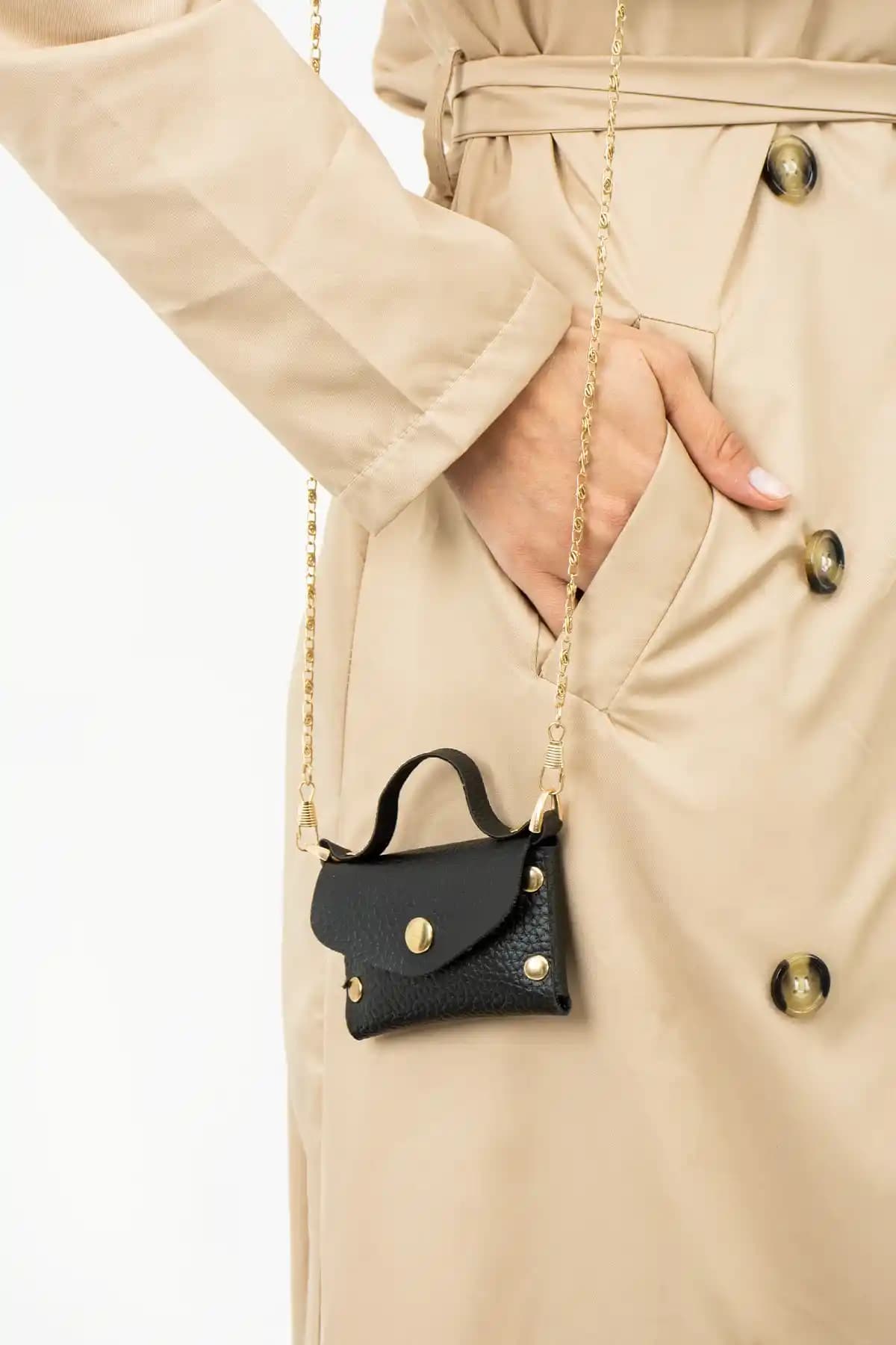 Mini Askılı Çantalar: Günlük Şıklığın Vazgeçilmez ve Pratik Aksesuar Seçenekleri