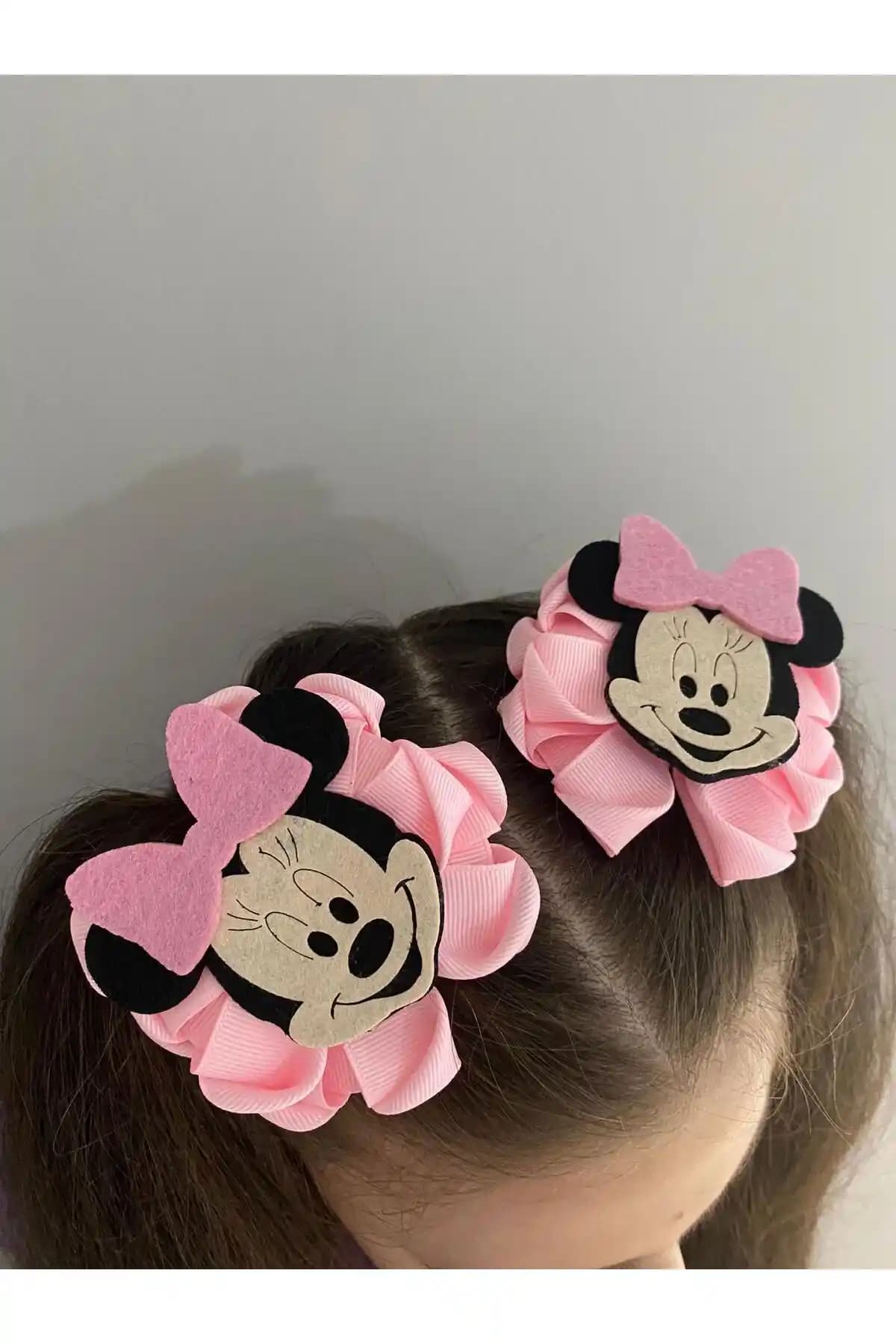 Minnie Mouse Toka: Çocuklar ve Yetişkinler İçin Sevimli ve Şık Aksesuar Seçenekleri