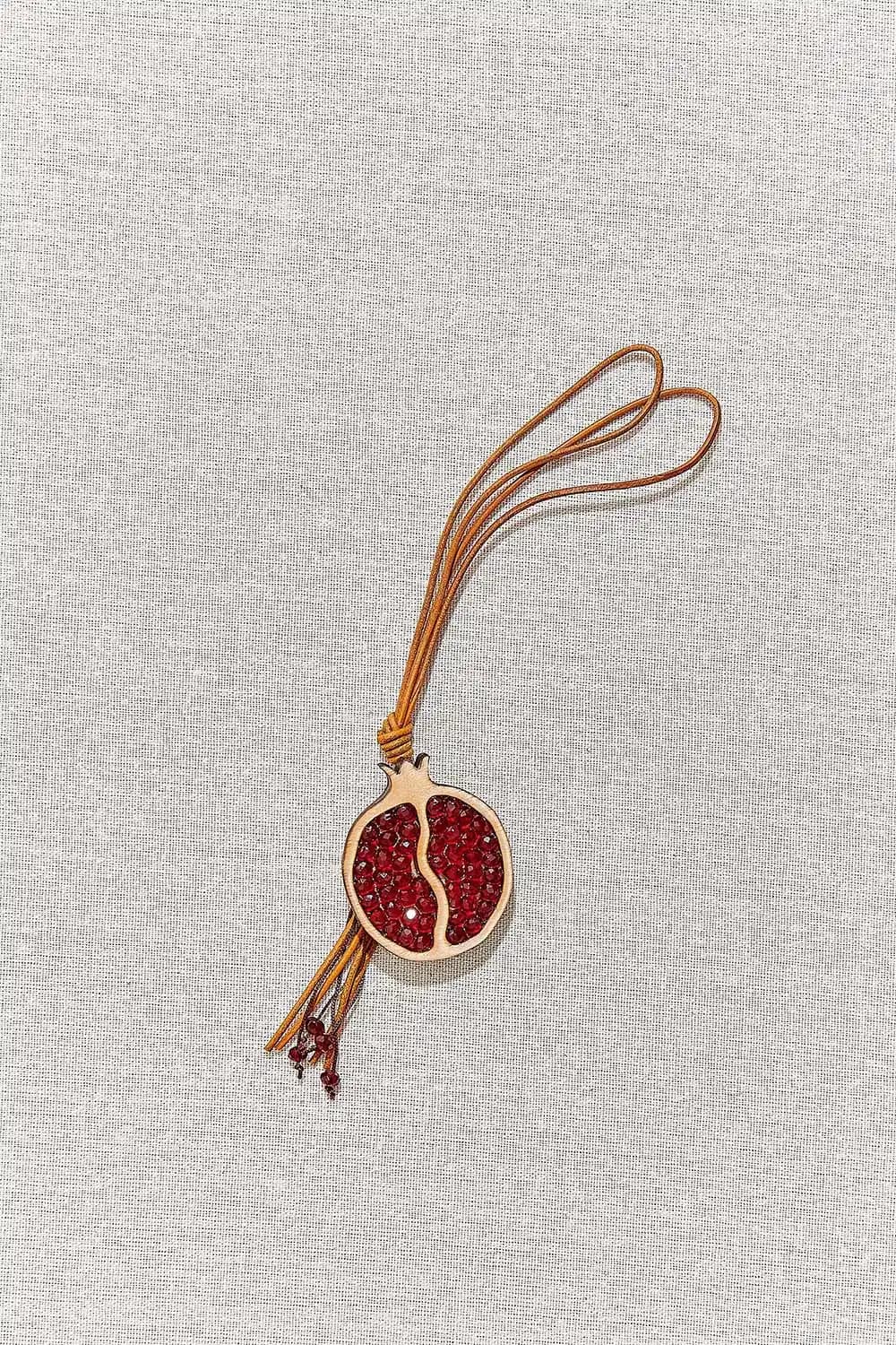 Nar Aksesuarları: Doğal Güzellik ve Anlam Yüküyle Şıklık Yaratın