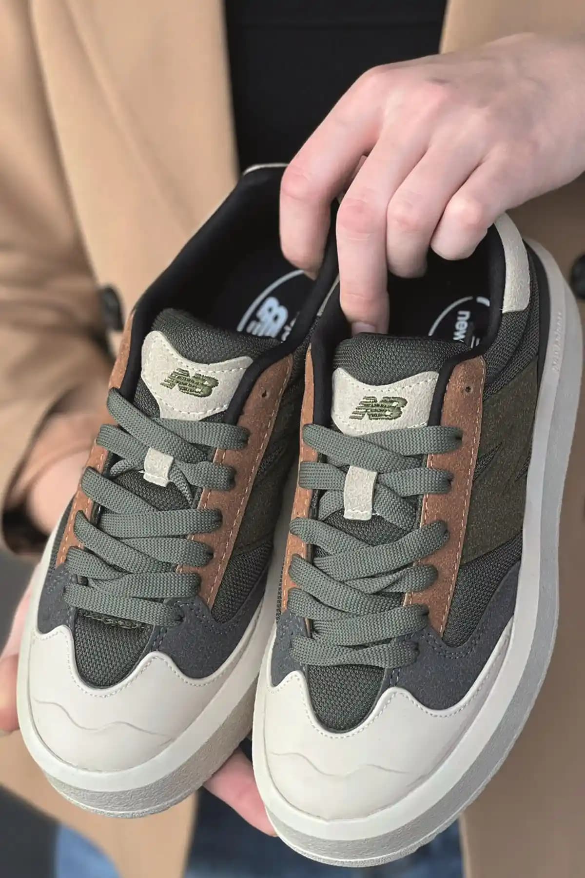 New Balance CT 302 Erkek Spor ve Günlük Kullanım İçin Modern Konforlu Ayakkabı