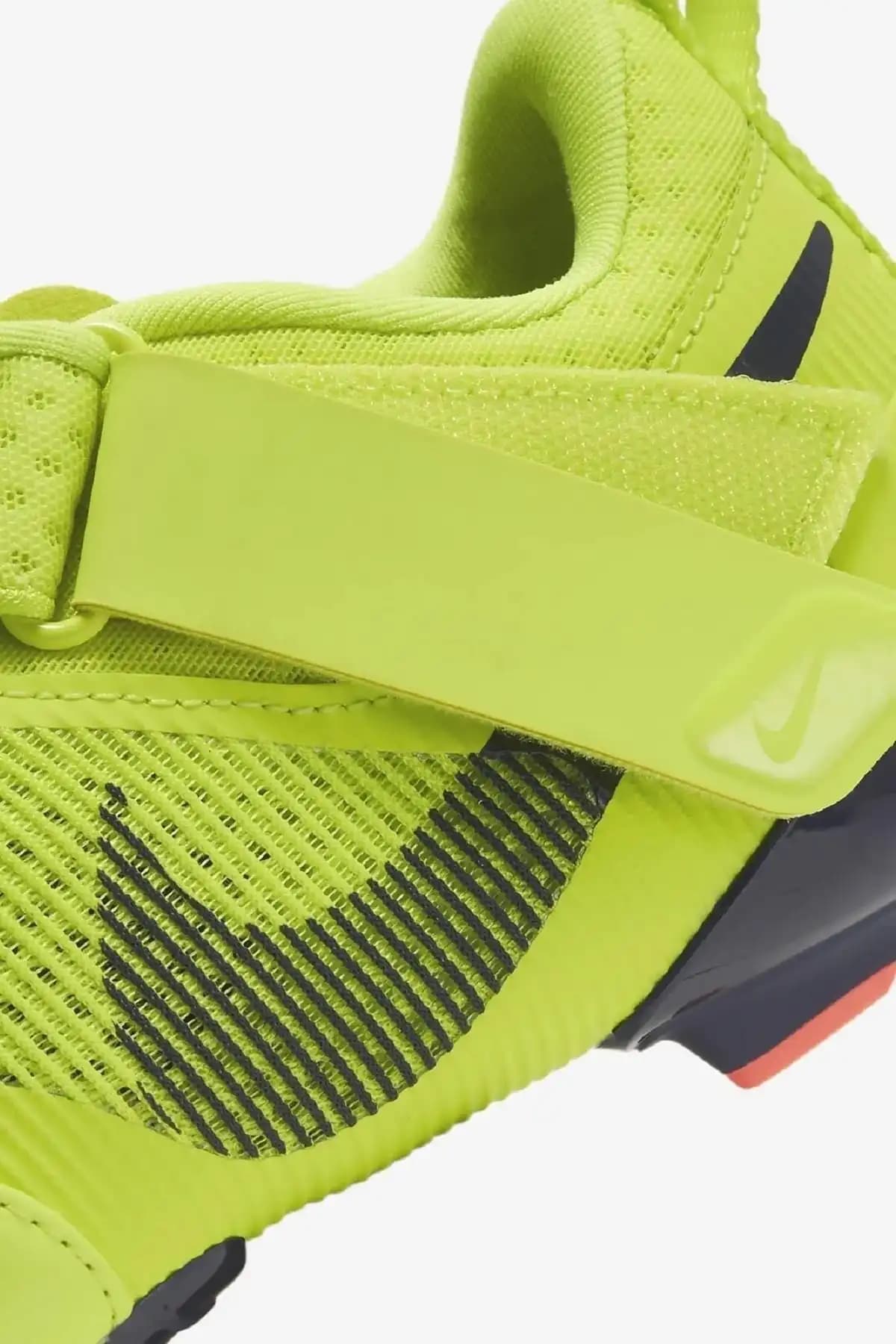 Nike Bisiklet Ayakkabısı: Performans ve Şıklığın Modern Buluşması