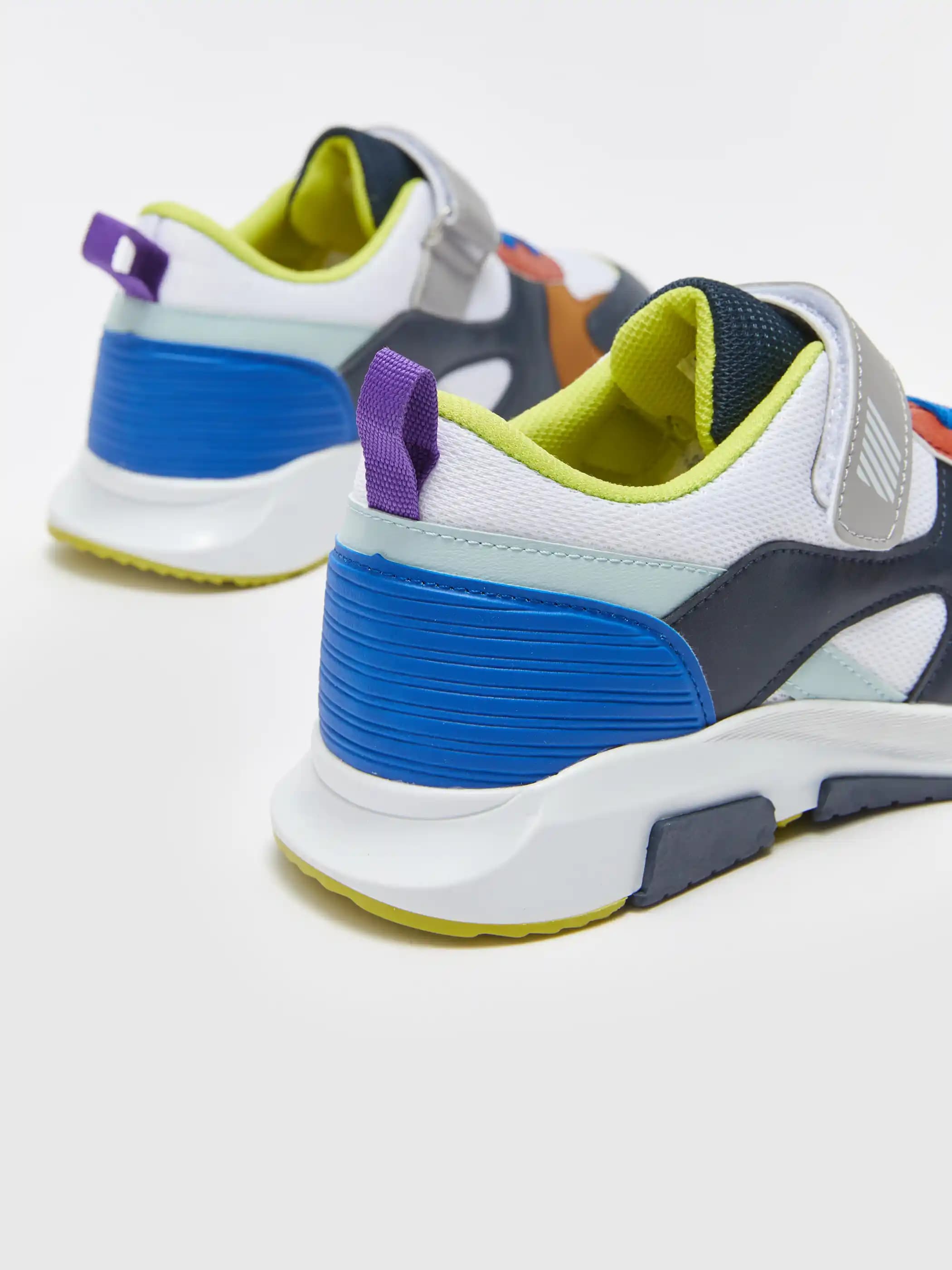 Nike Cırtcırtlı Ayakkabılar: Konfor ve Şıklığı Bir Arada Sunan Modeller