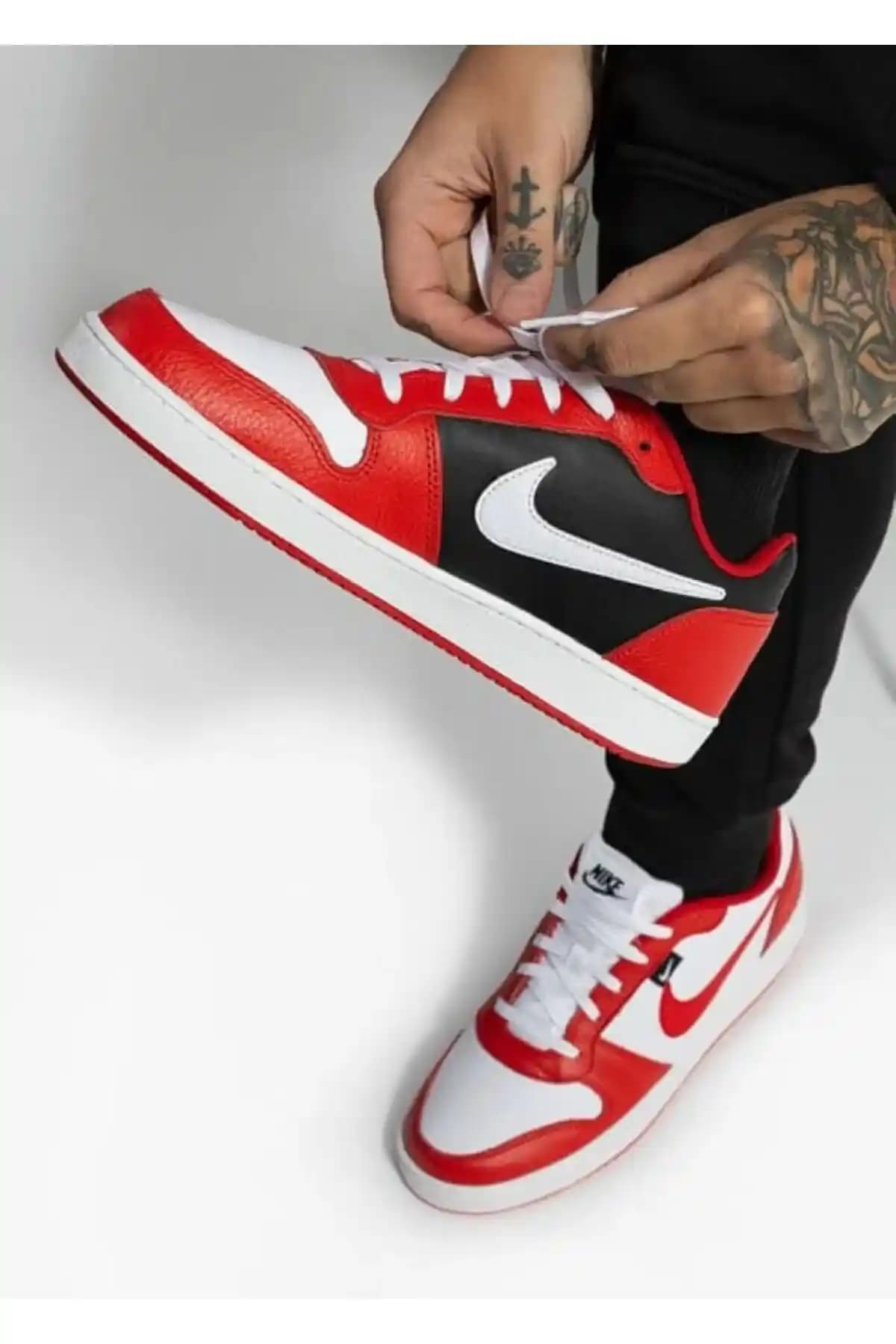 Nike Deri Spor Ayakkabılar: Şıklık ve Konforun Bir Arada Sunulduğu Modeller
