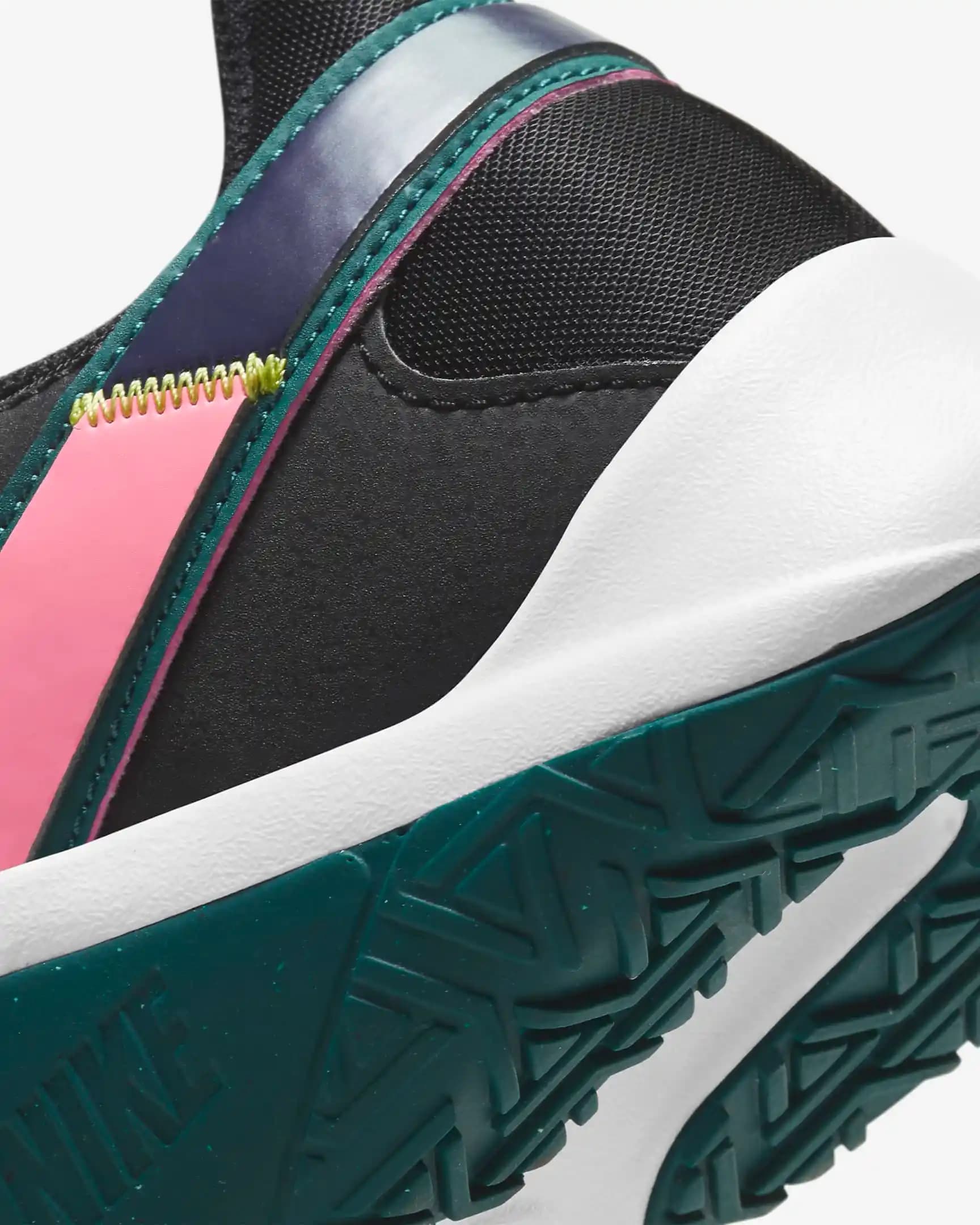 Nike Legend: Spor Giyim ve Aksesuarlarında Performans ve Şıklığın Öncü Markası