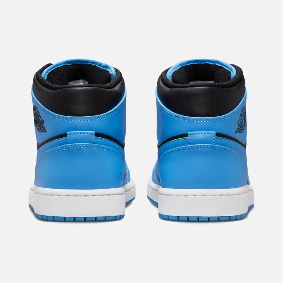Nike Mavi Air Jordan: Spor Şıklığının Modern ve Konforlu Yansıması