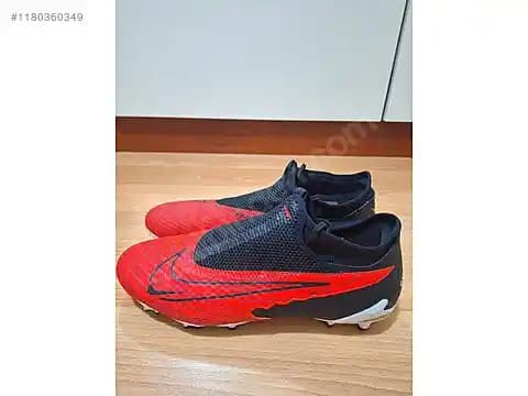 Nike Orijinal Kramponlar ile Sahada Performansı Artırmanın Yolları ve Doğru Seçim Rehberi