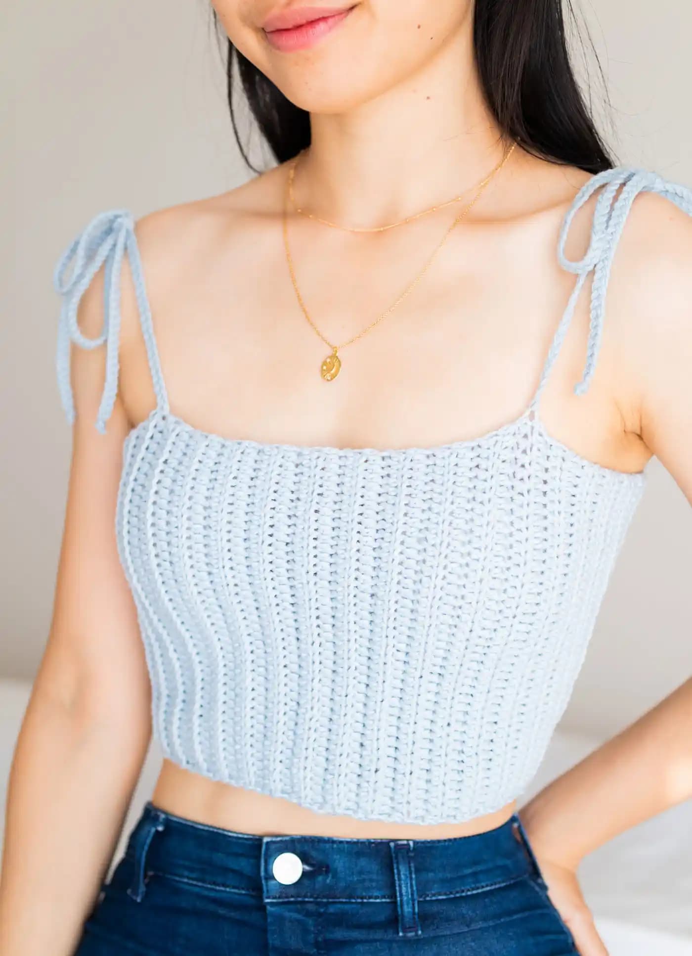 Örgü Crop Top Modası: Yaz ve Mevsimlere Uygun Şık Tarzlar ve Yapım İpuçları