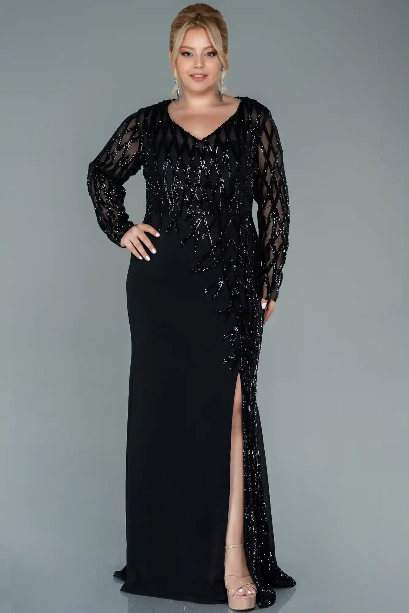 Fransa Moda Sahnesinde Büyük Beden Abiye Elbiseler: Dijital Platformlarda Sınırlı Görünürlük