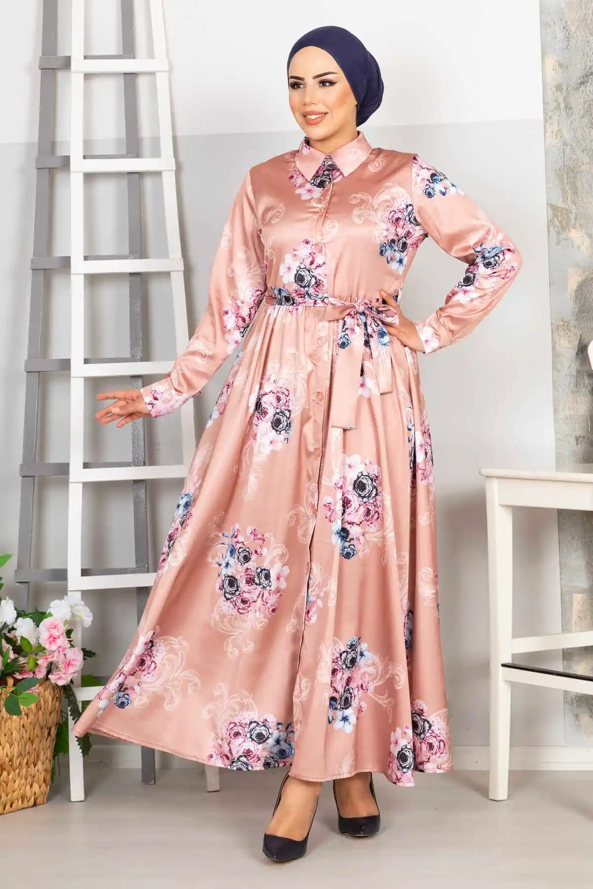 Saten Elbise Kombinlerinde Renk ve Aksesuar Uyumu ile Şıklık Rehberi