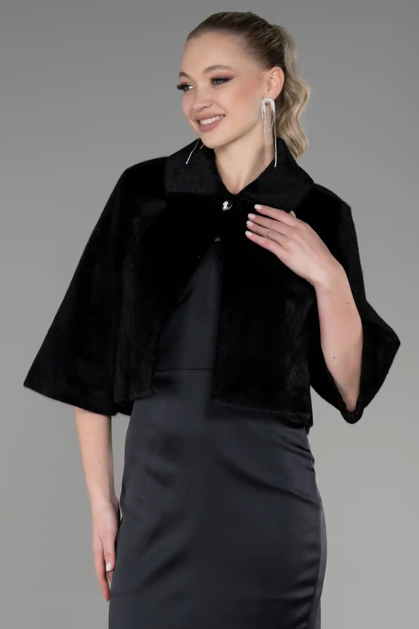 Siyah Kürk Kombinleri: Kış Modasında Şıklık ve Rahatlığın Zirvesi