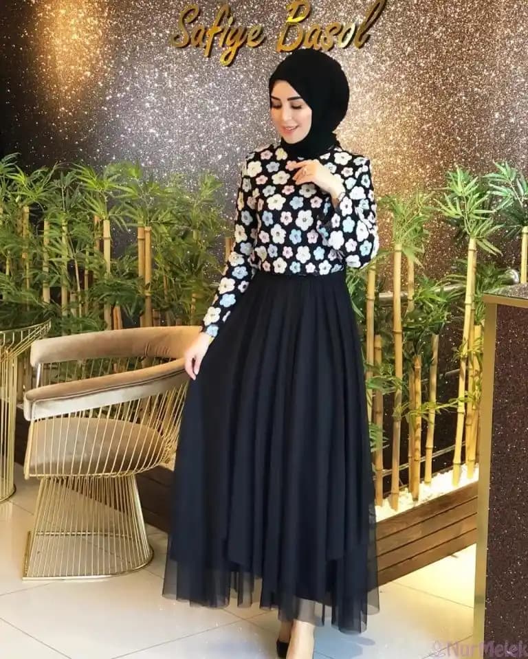 Siyah Tesettür Etek Modelleri ve Kombinleri: Şıklık ve Çok Yönlülük