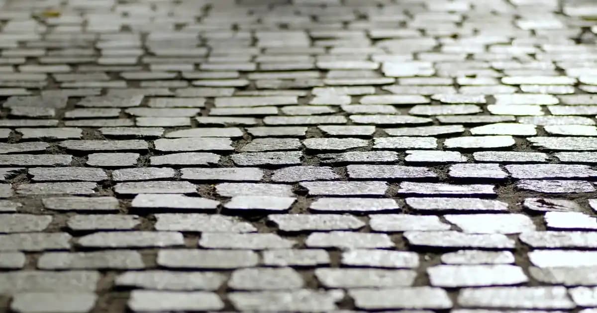 Beyaz Ayakkabıları Temizleme Yöntemleri ve Sararmayı Gidermenin Etkili Teknikleri
